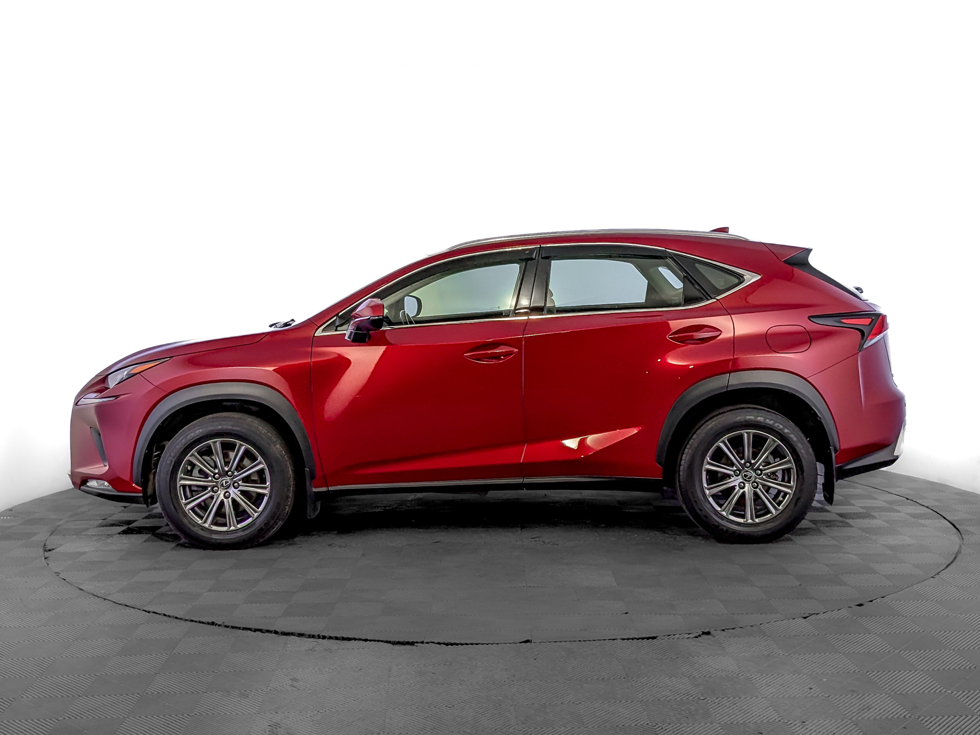 LEXUS NX 2.00 (150 л.с), автомат, 2020, пробег 111 913 км
