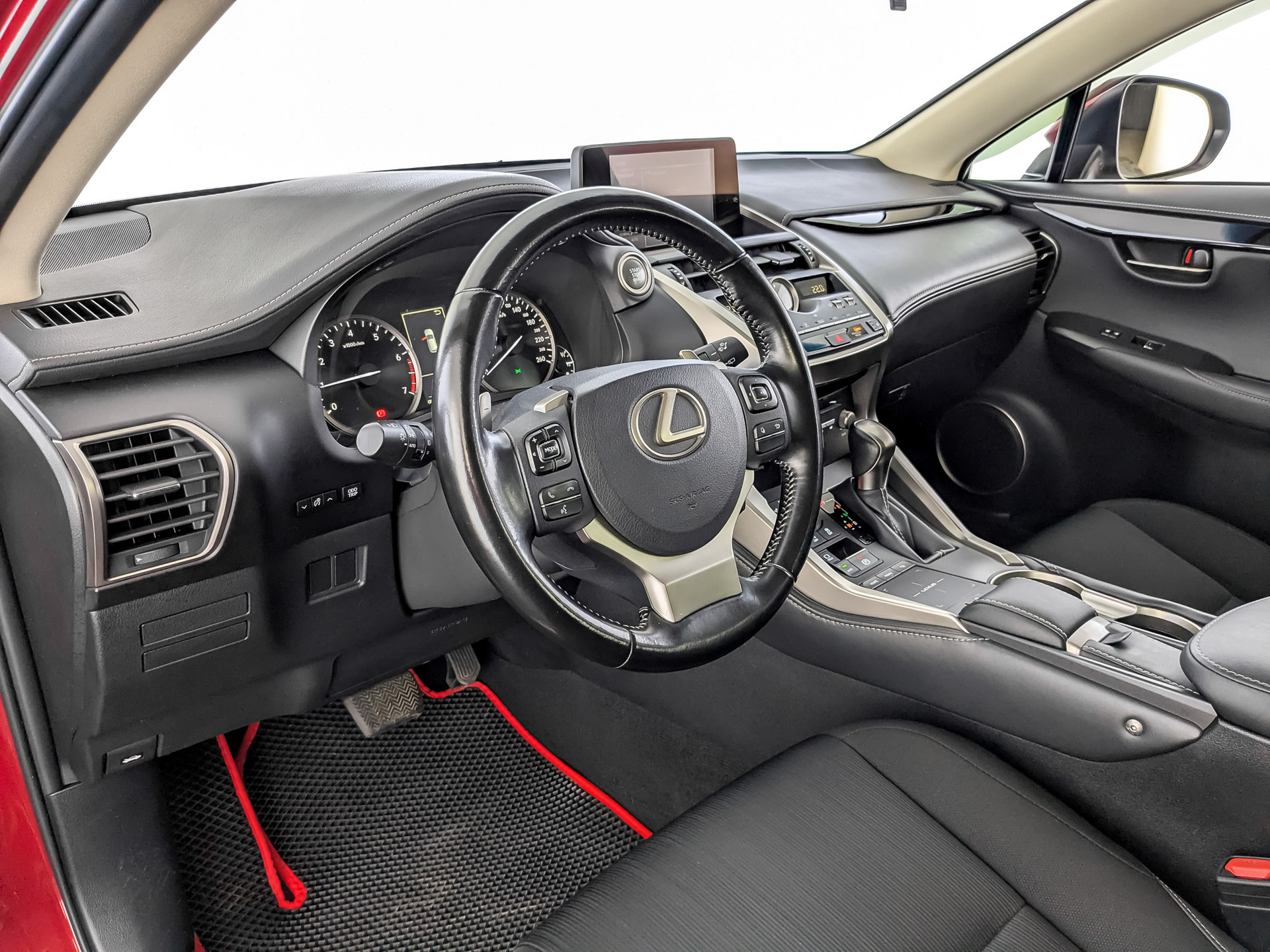 LEXUS NX 2.00 (150 л.с), автомат, 2020, пробег 111 913 км
