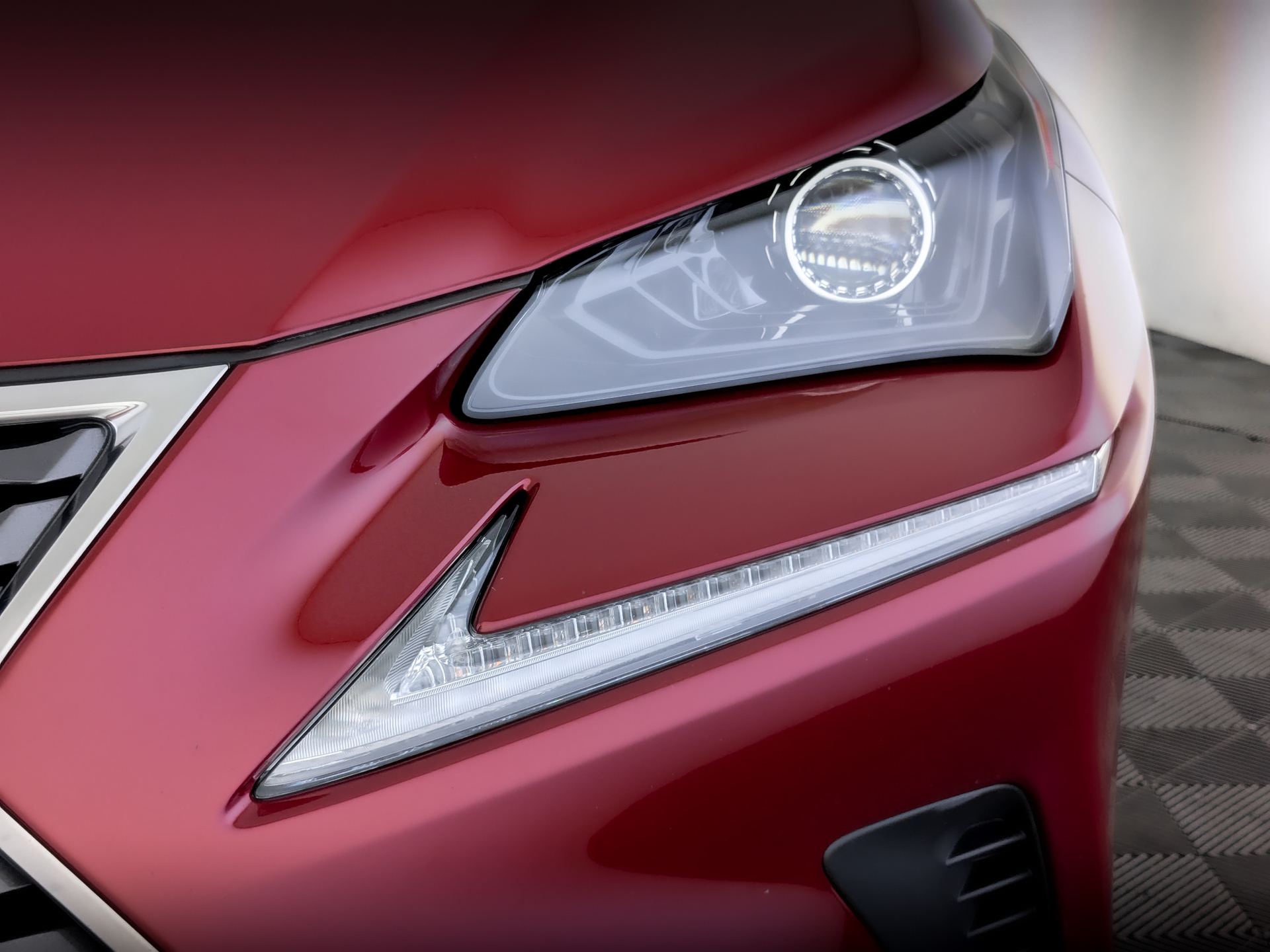 LEXUS NX 2.00 (150 л.с), автомат, 2020, пробег 111 913 км