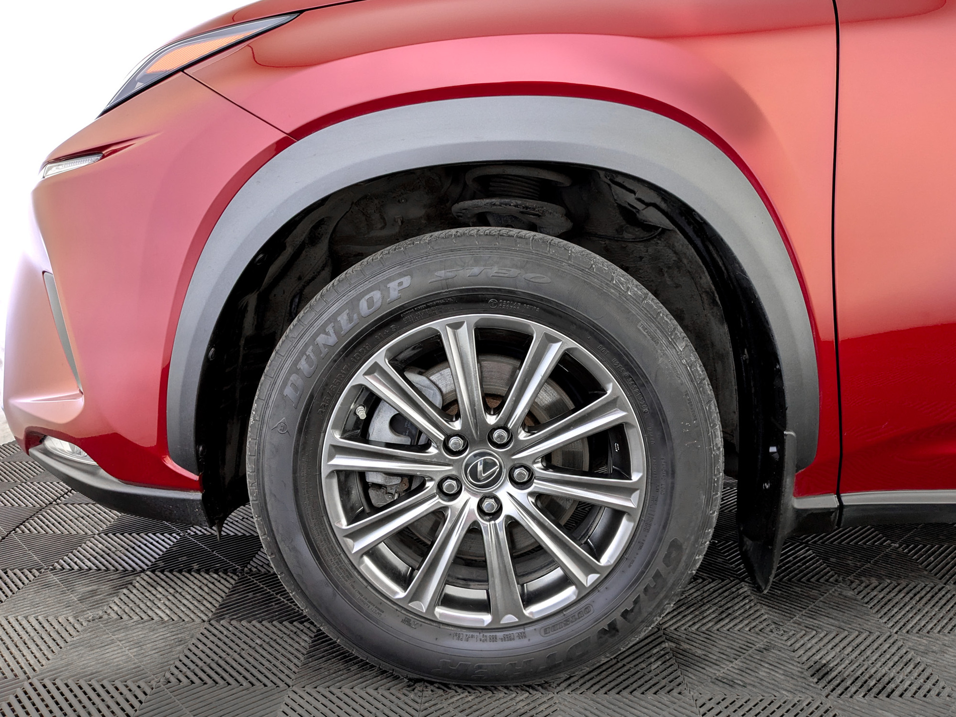 LEXUS NX 2.00 (150 л.с), автомат, 2020, пробег 111 913 км