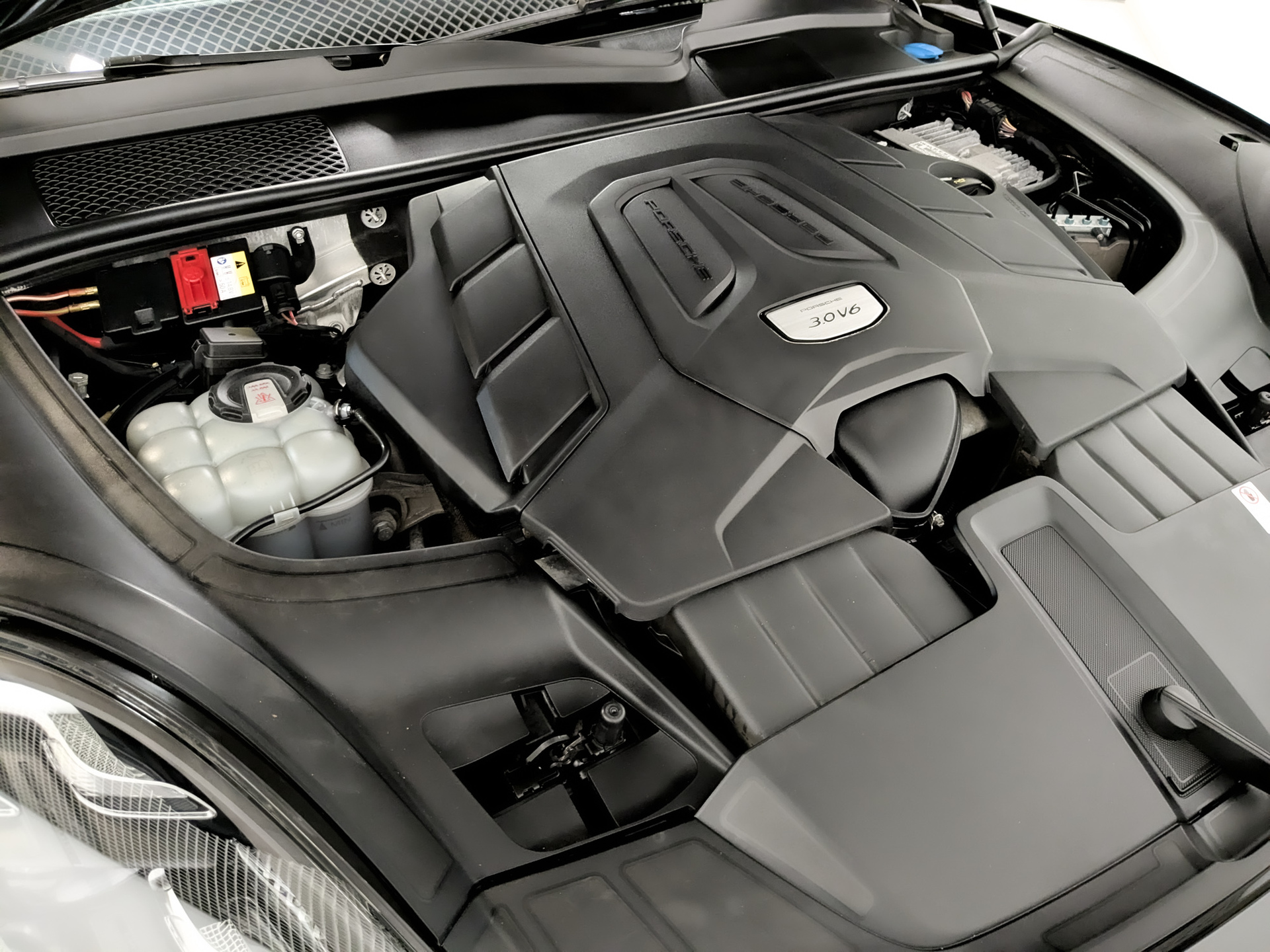 PORSCHE Cayenne 3.00 (340 л.с), автомат, 2021, пробег 95 374 км