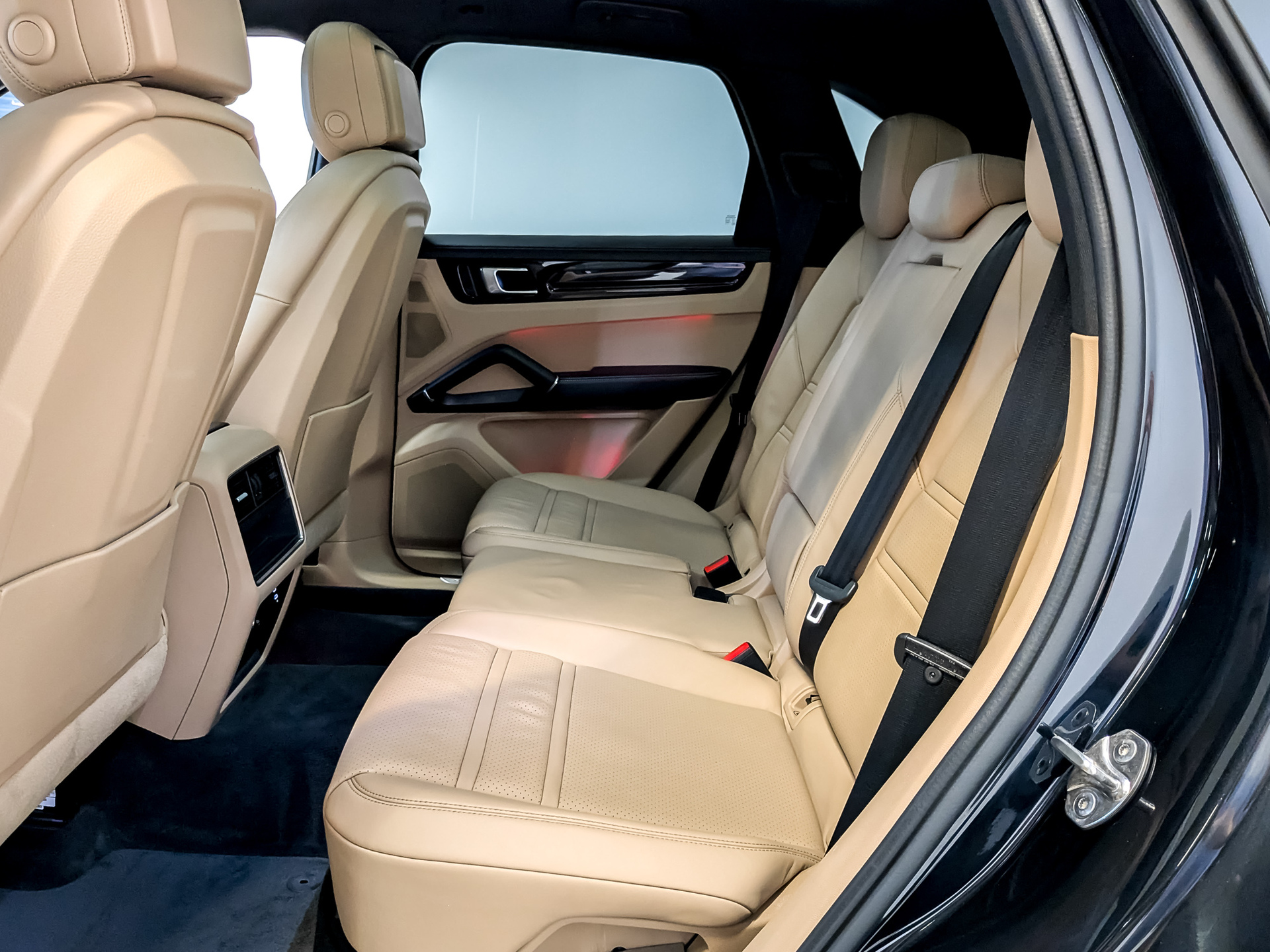 PORSCHE Cayenne 3.00 (340 л.с), автомат, 2021, пробег 95 374 км