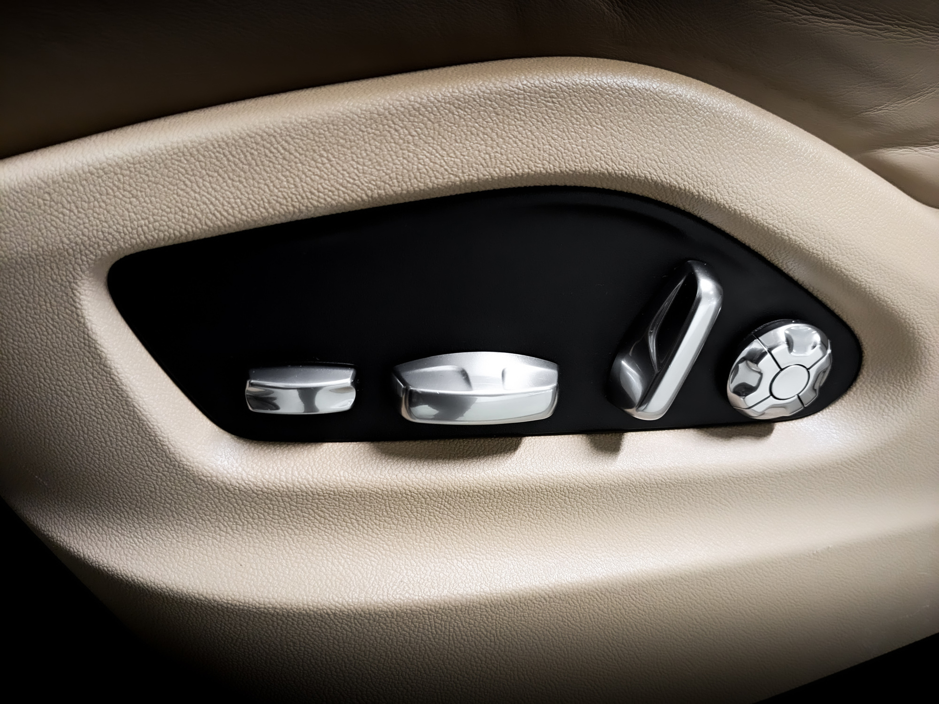 PORSCHE Cayenne 3.00 (340 л.с), автомат, 2021, пробег 95 374 км