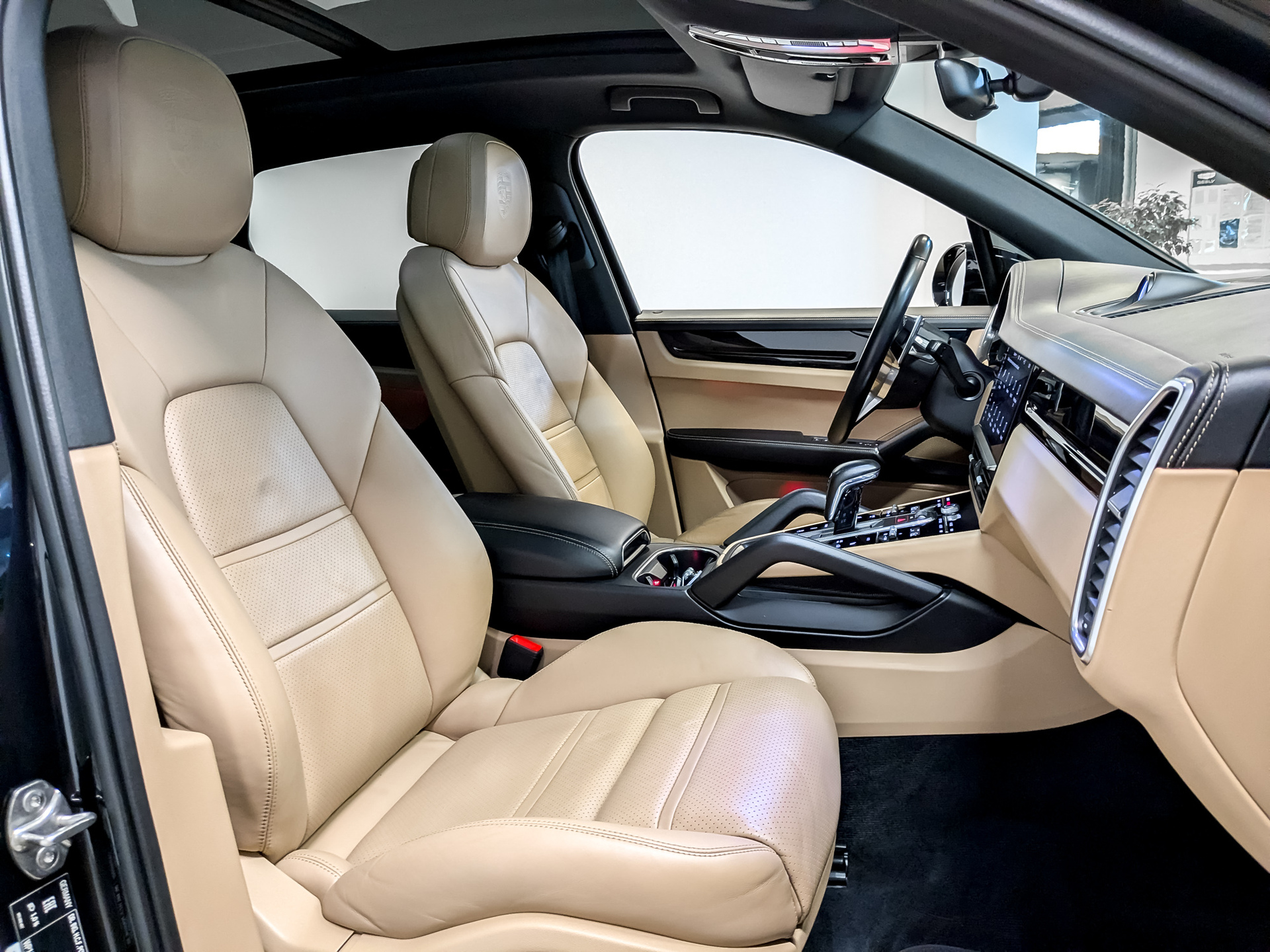 PORSCHE Cayenne 3.00 (340 л.с), автомат, 2021, пробег 95 374 км