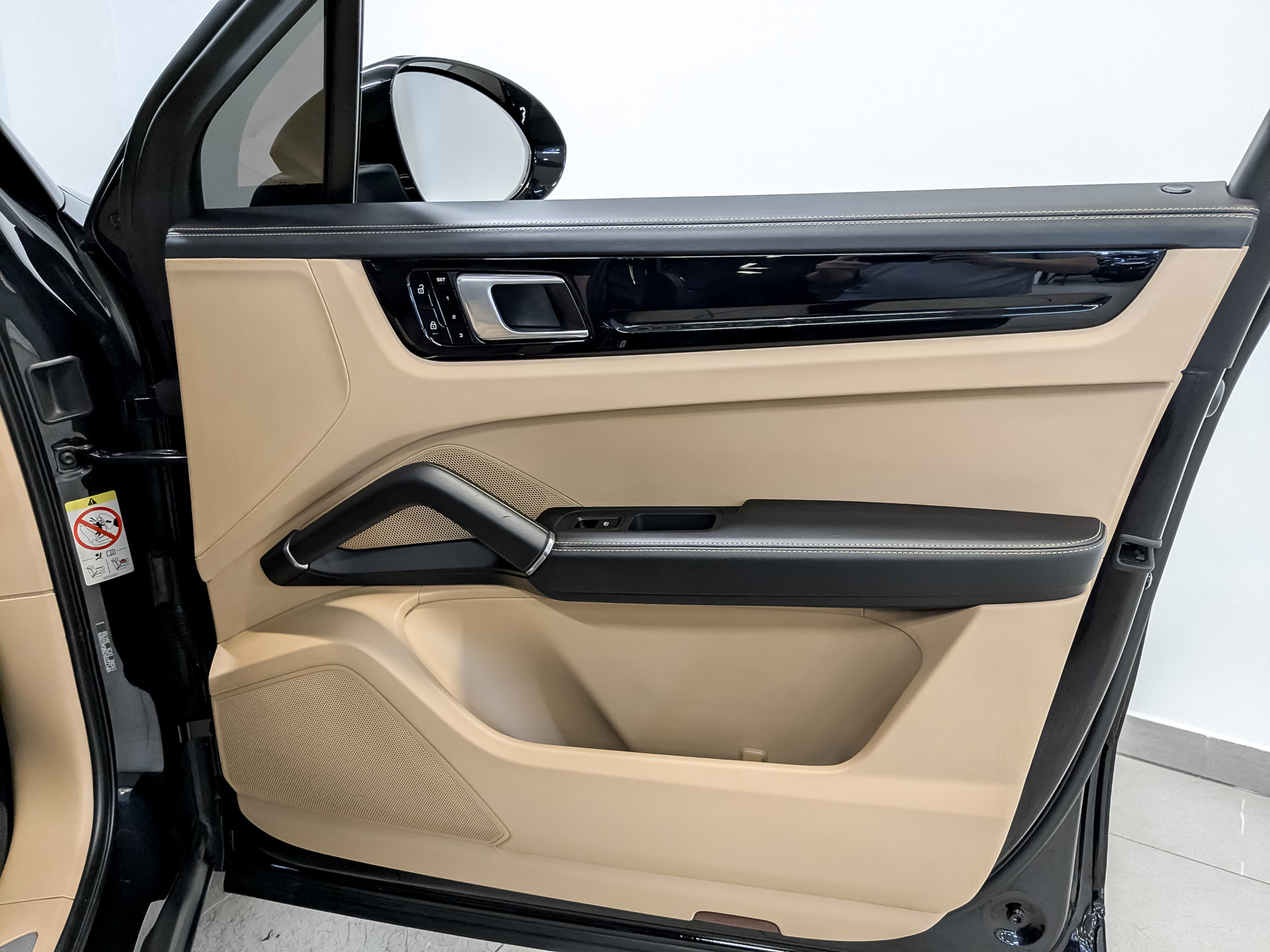 PORSCHE Cayenne 3.00 (340 л.с), автомат, 2021, пробег 95 374 км
