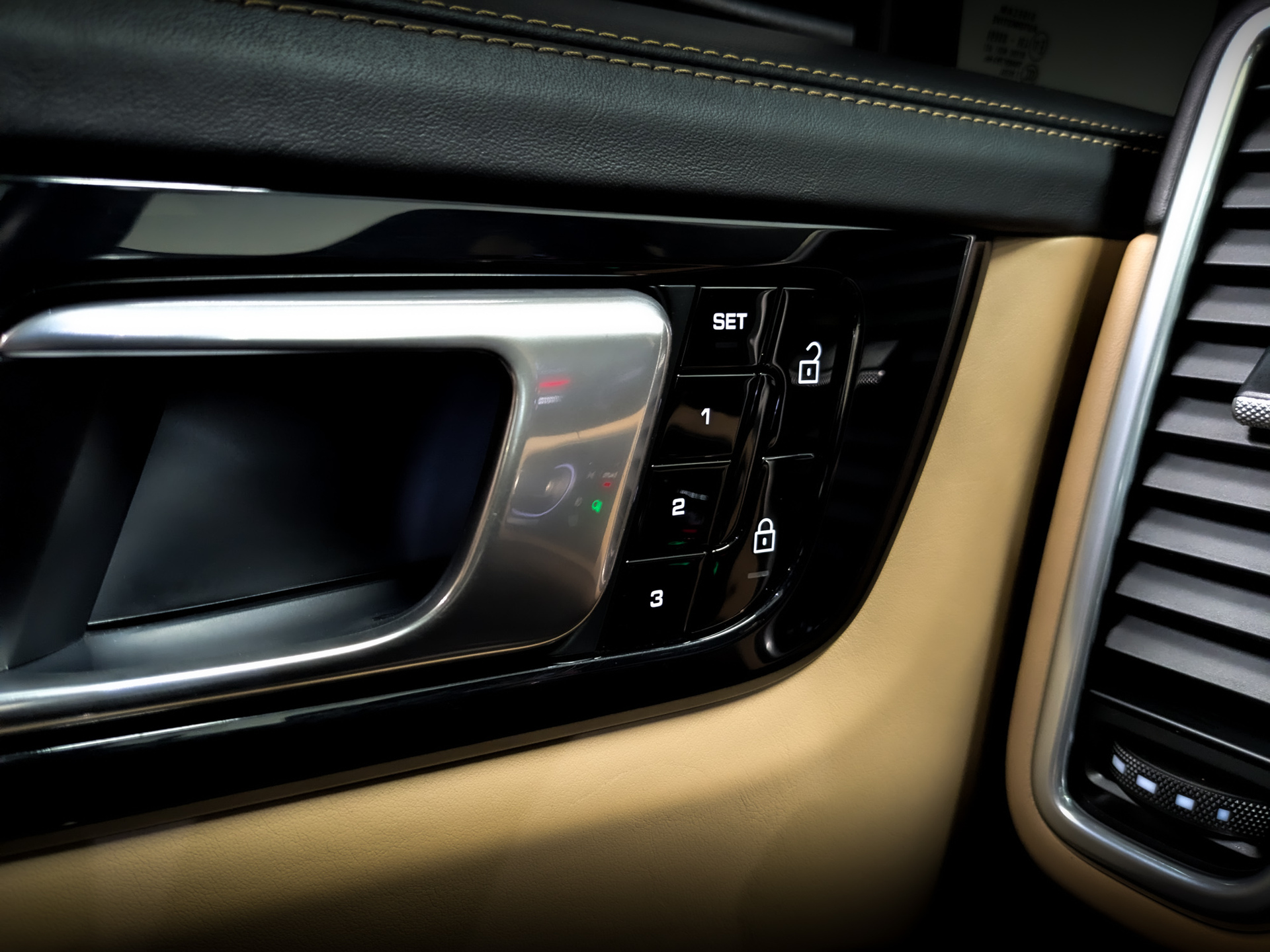PORSCHE Cayenne 3.00 (340 л.с), автомат, 2021, пробег 95 374 км