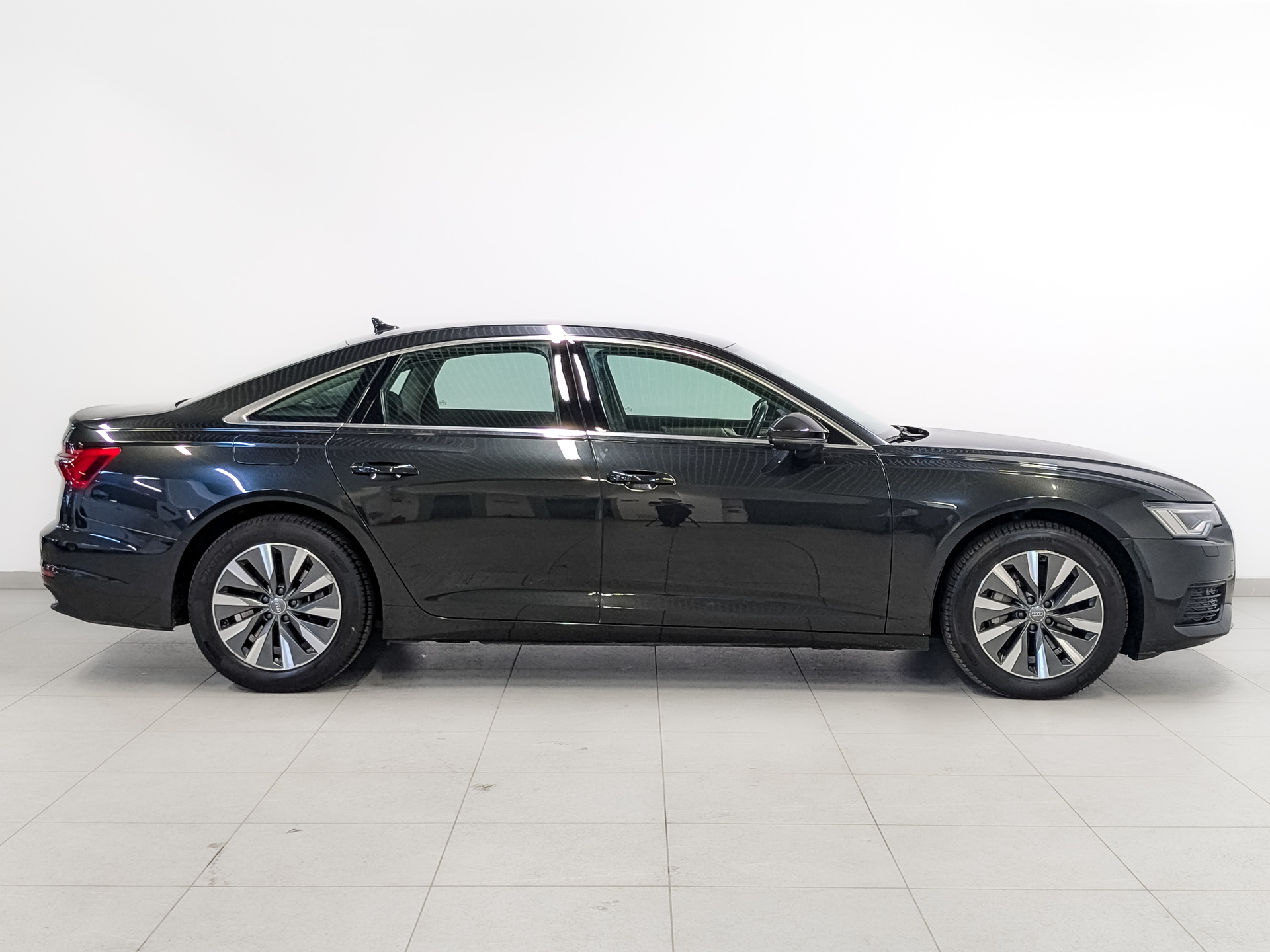 AUDI A6 2.00 (245 л.с), автомат, 2019, пробег 89 838 км