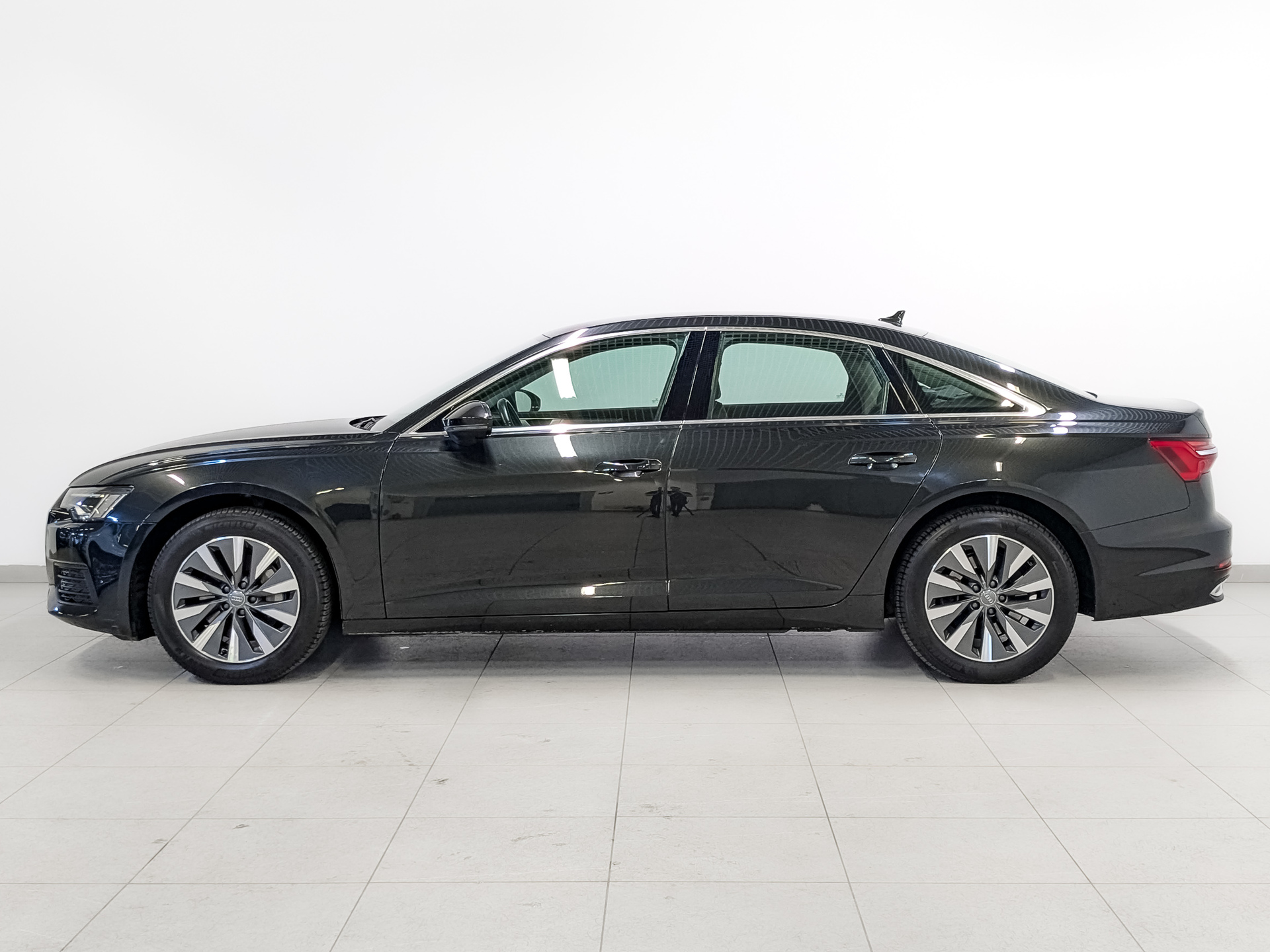 AUDI A6 2.00 (245 л.с), автомат, 2019, пробег 89 838 км