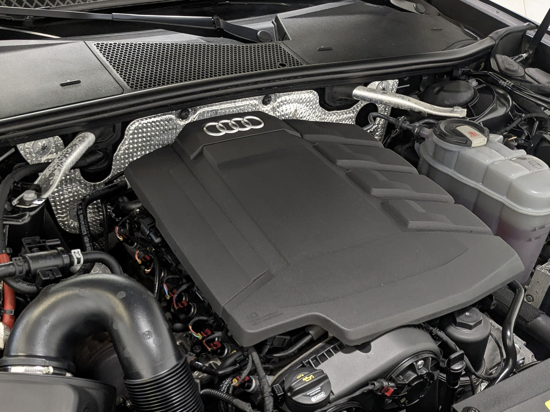 AUDI A6 2.00 (245 л.с), автомат, 2019, пробег 89 838 км