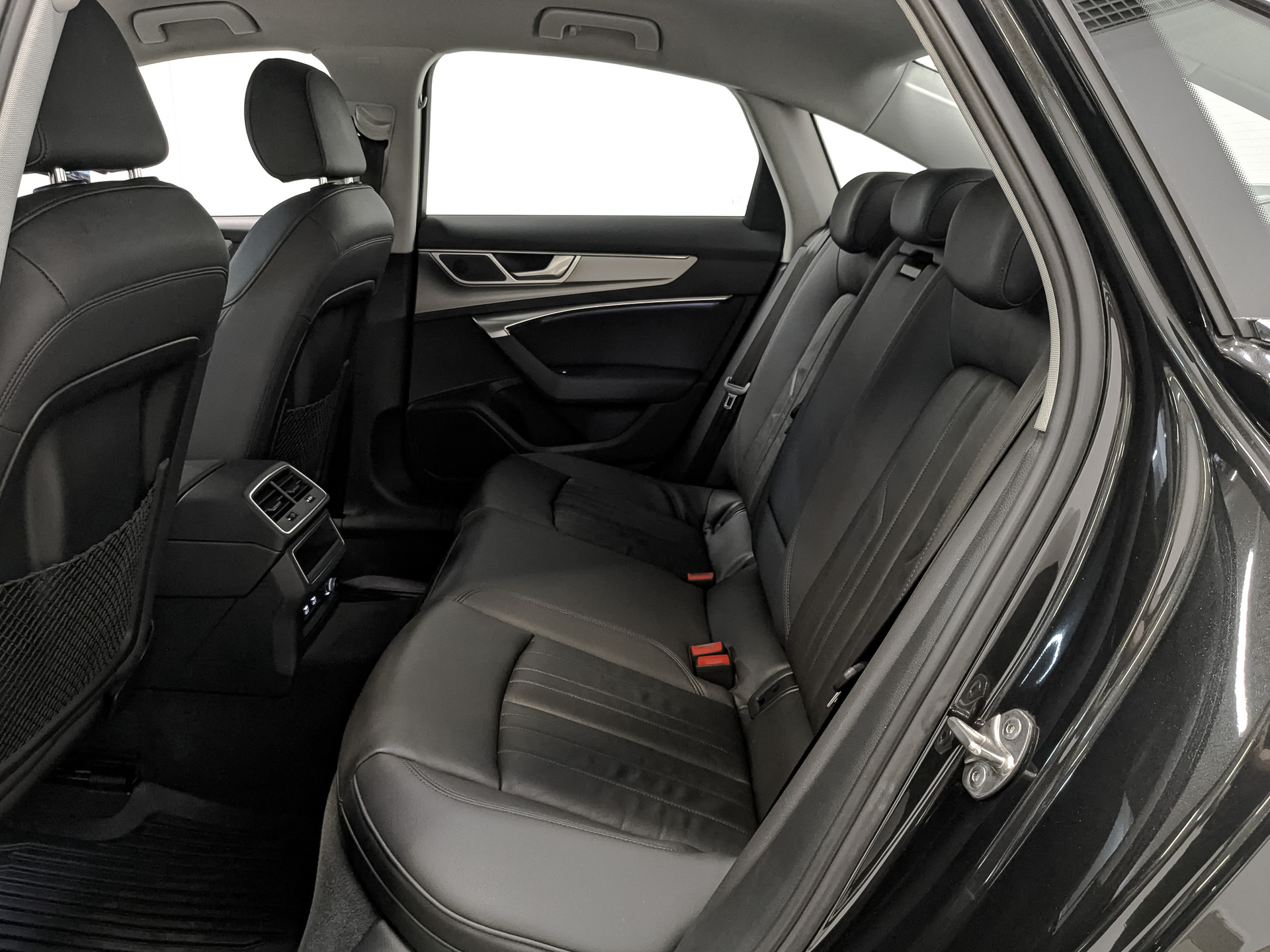 AUDI A6 2.00 (245 л.с), автомат, 2019, пробег 89 838 км