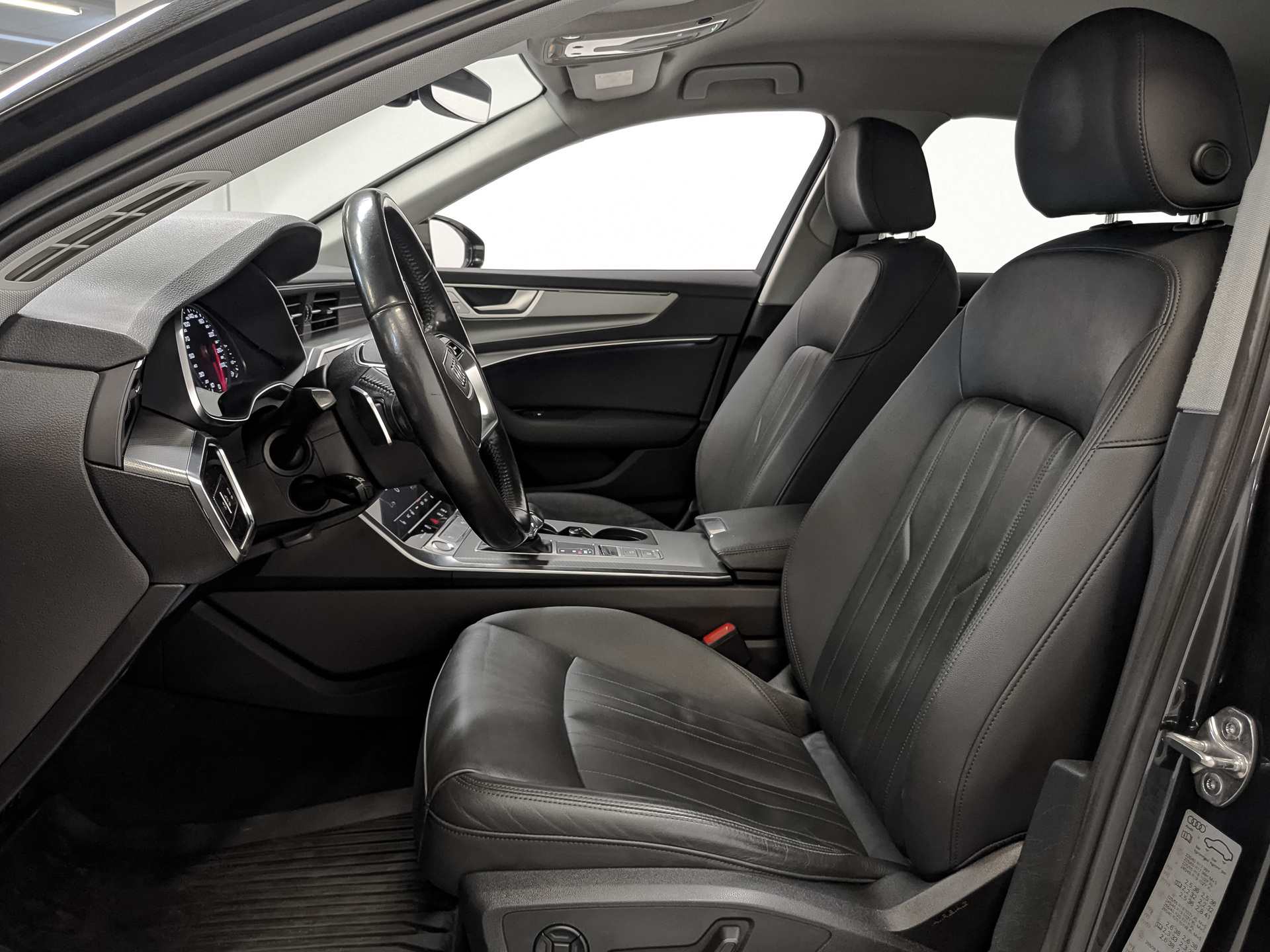 AUDI A6 2.00 (245 л.с), автомат, 2019, пробег 89 838 км