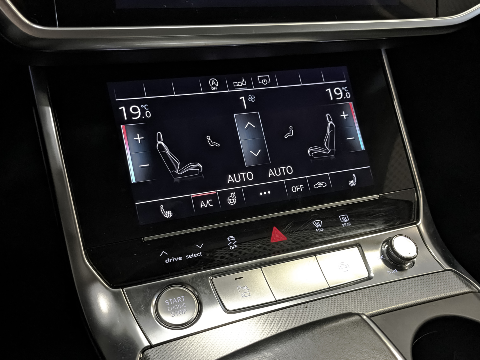 AUDI A6 2.00 (245 л.с), автомат, 2019, пробег 89 838 км