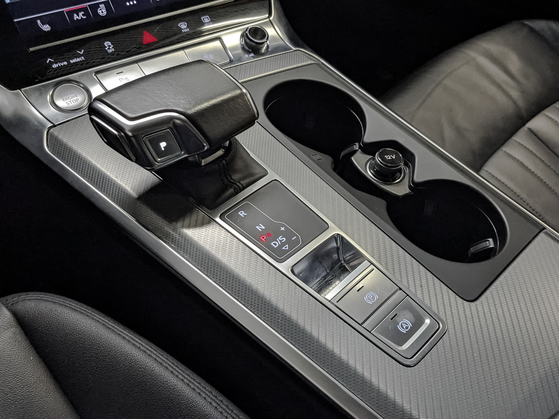 AUDI A6 2.00 (245 л.с), автомат, 2019, пробег 89 838 км