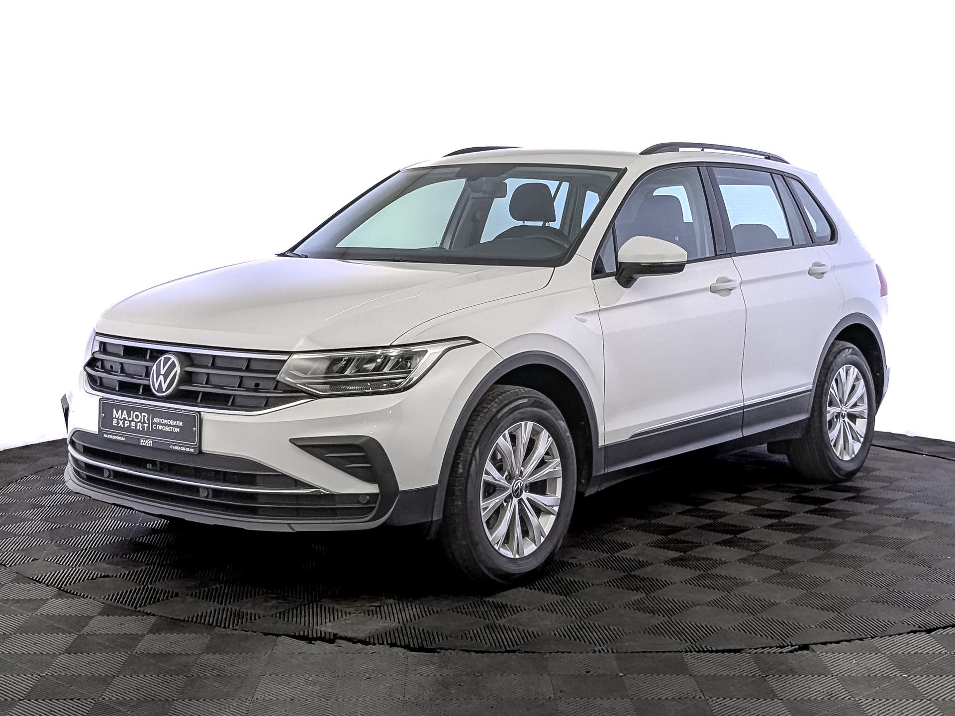 VOLKSWAGEN Tiguan 1.40 (150 л.с), автомат, 2021, пробег 73 888 км