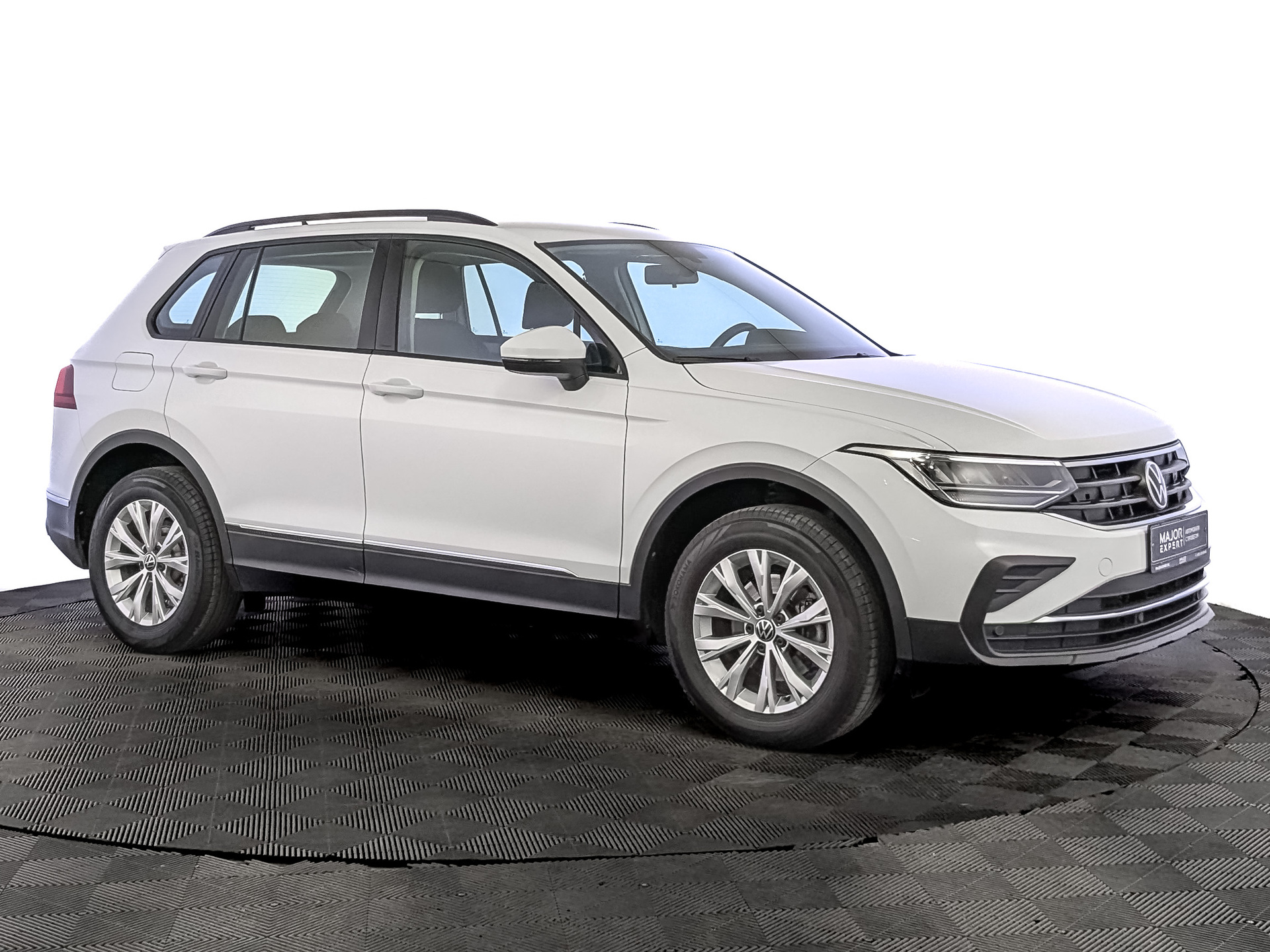 VOLKSWAGEN Tiguan 1.40 (150 л.с), автомат, 2021, пробег 73 888 км