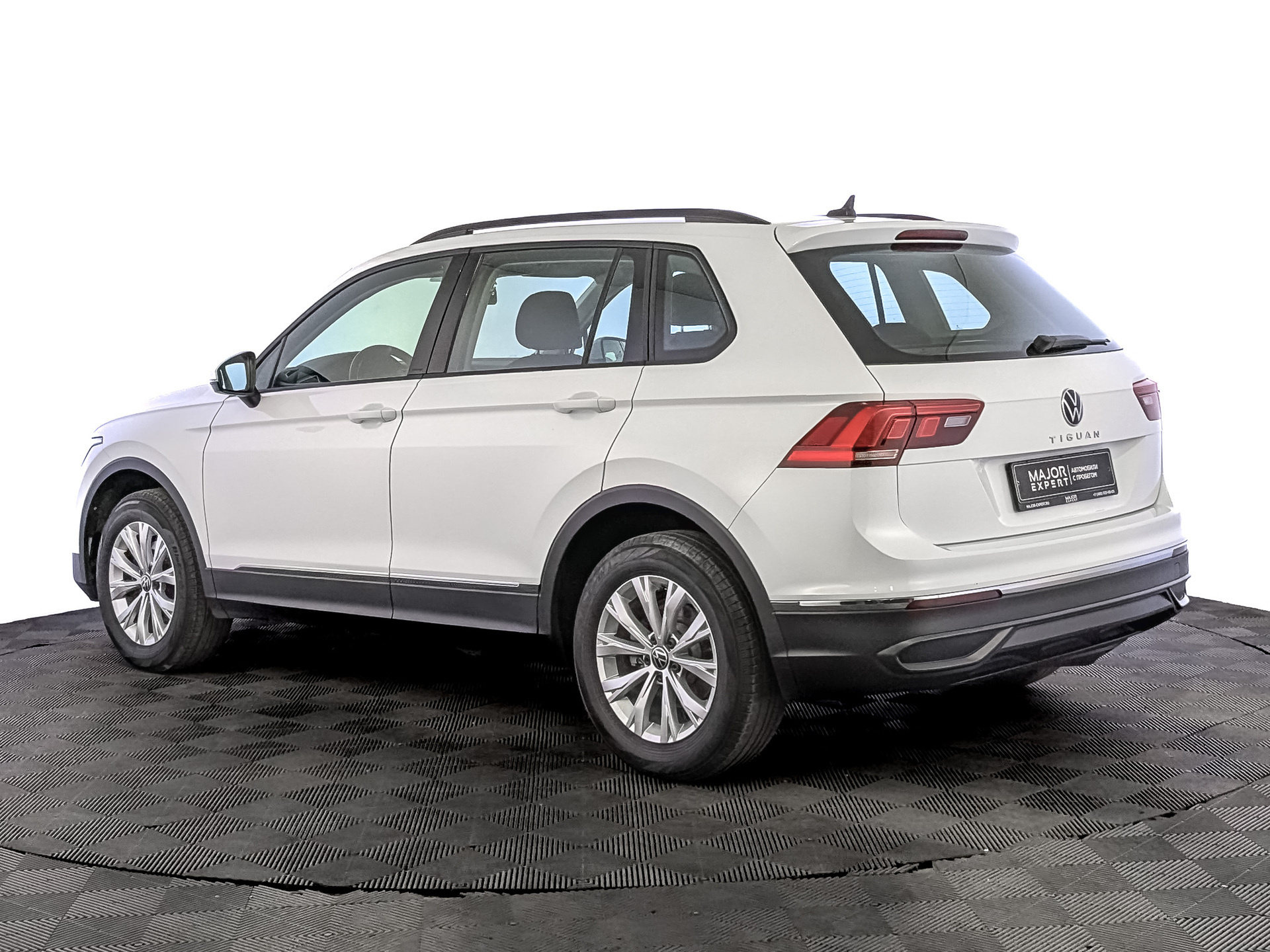 VOLKSWAGEN Tiguan 1.40 (150 л.с), автомат, 2021, пробег 73 888 км