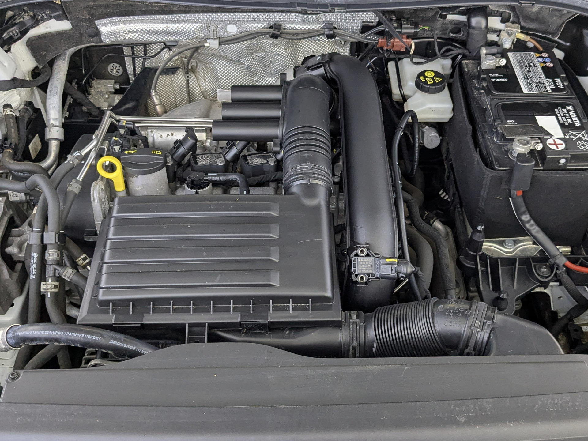 VOLKSWAGEN Tiguan 1.40 (150 л.с), автомат, 2021, пробег 73 888 км