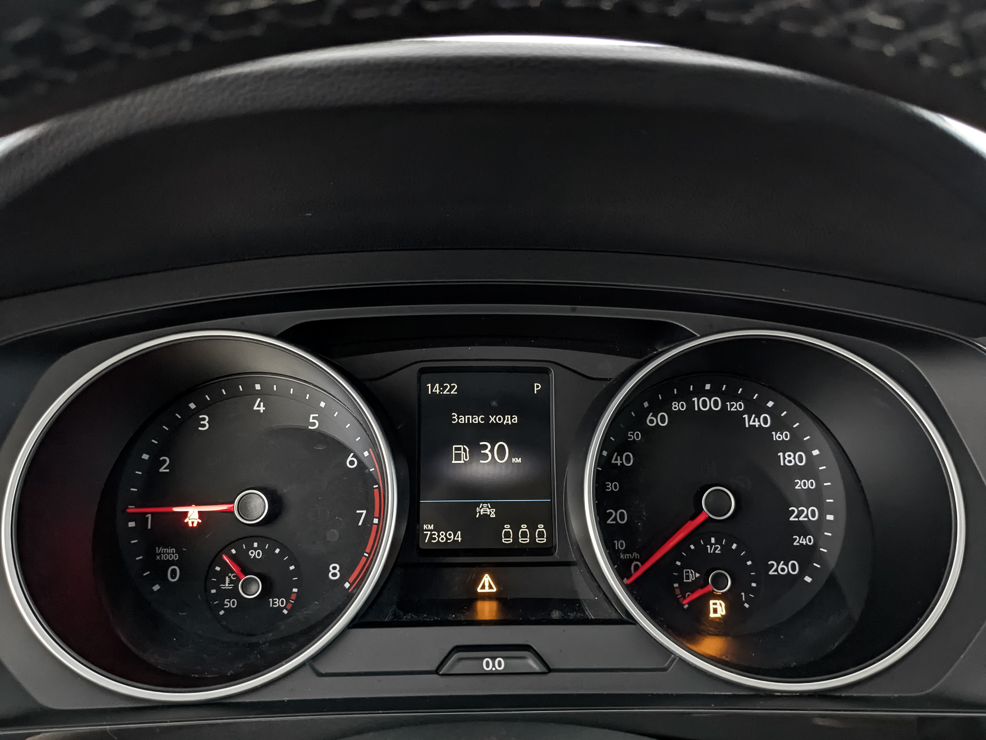 VOLKSWAGEN Tiguan 1.40 (150 л.с), автомат, 2021, пробег 73 888 км