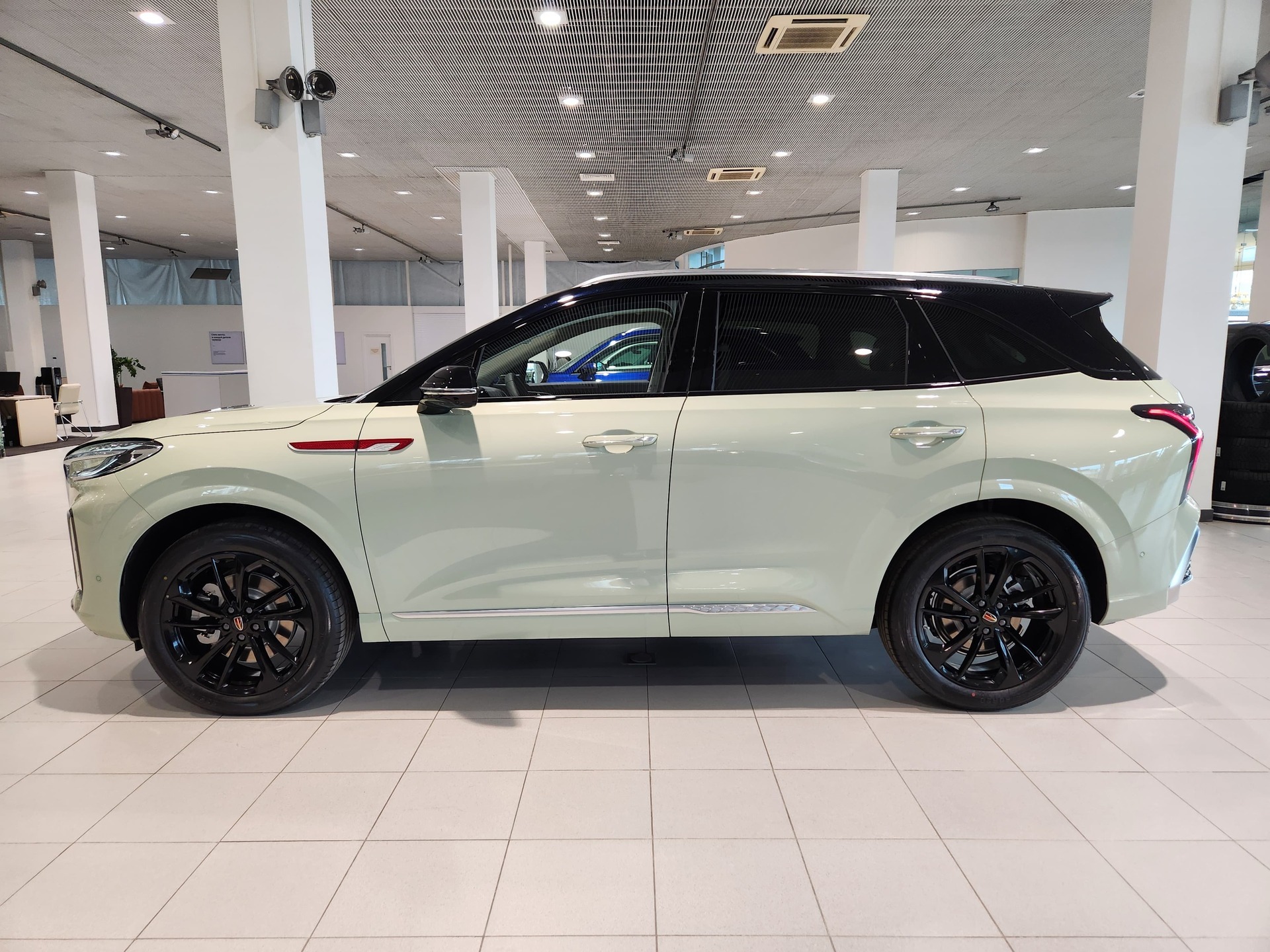 Фото Hongqi HS3 Deluxe 2.0Т/245 8AT 4WD