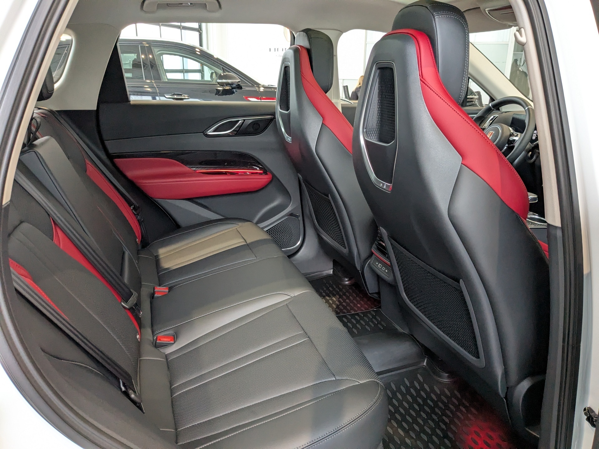 Фото Hongqi HS3 Comfort 1.5Т/156 7RT FWD