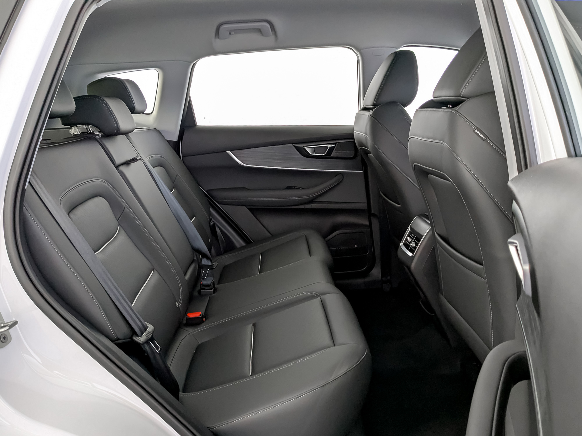 Фото Tenet T4L Active 1.5T/147 6RT 2WD