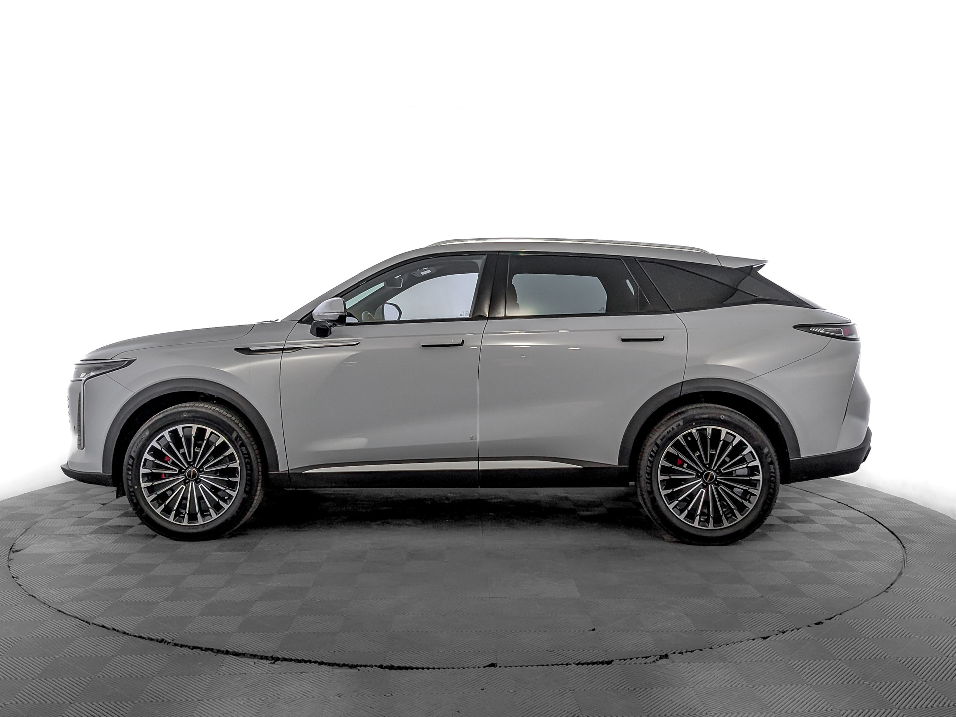 Фото Exeed RX Premium 2.0T/249 8AT 4WD