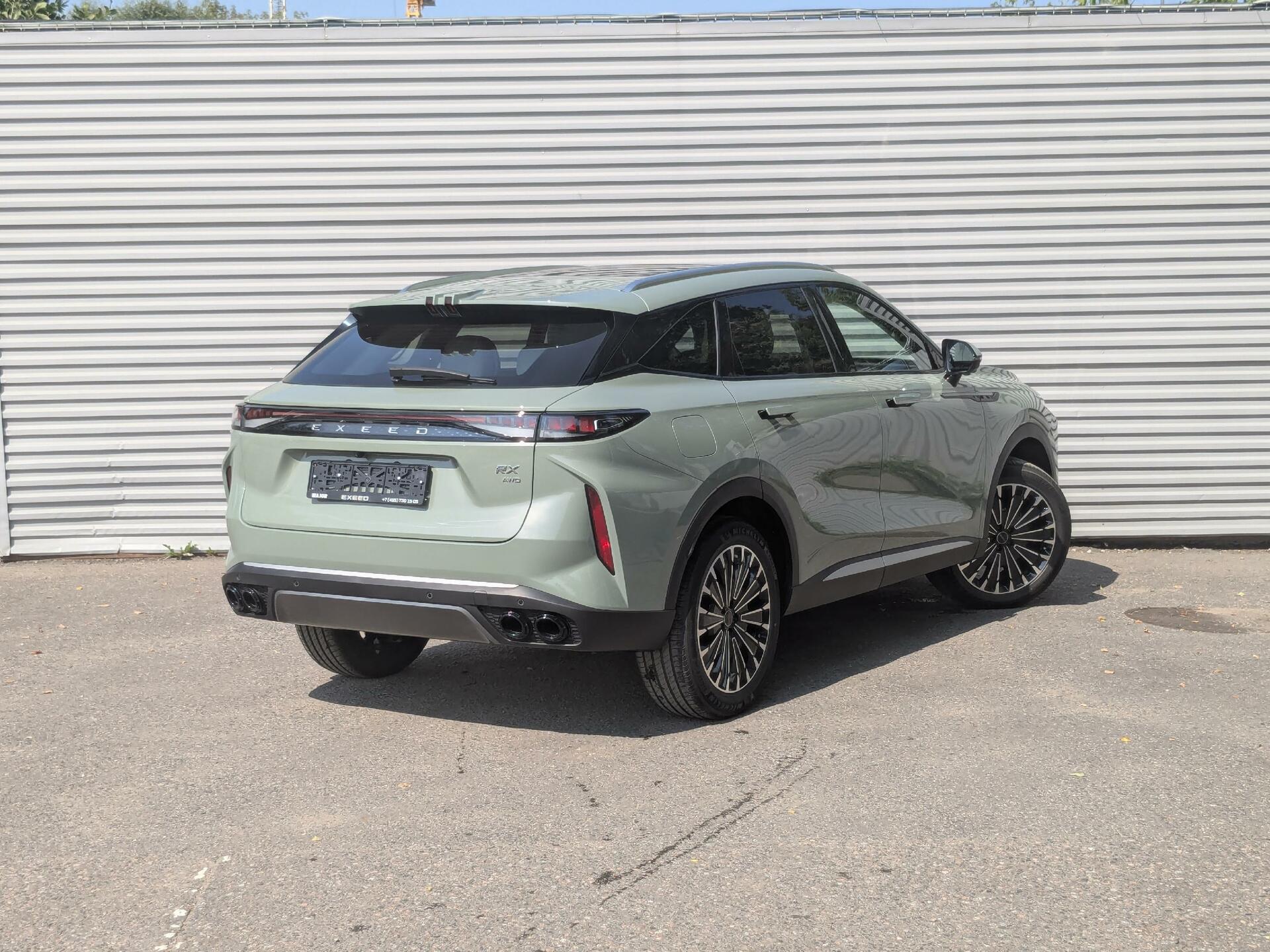 Фото Exeed RX Premium 2.0T/249 8AT 4WD