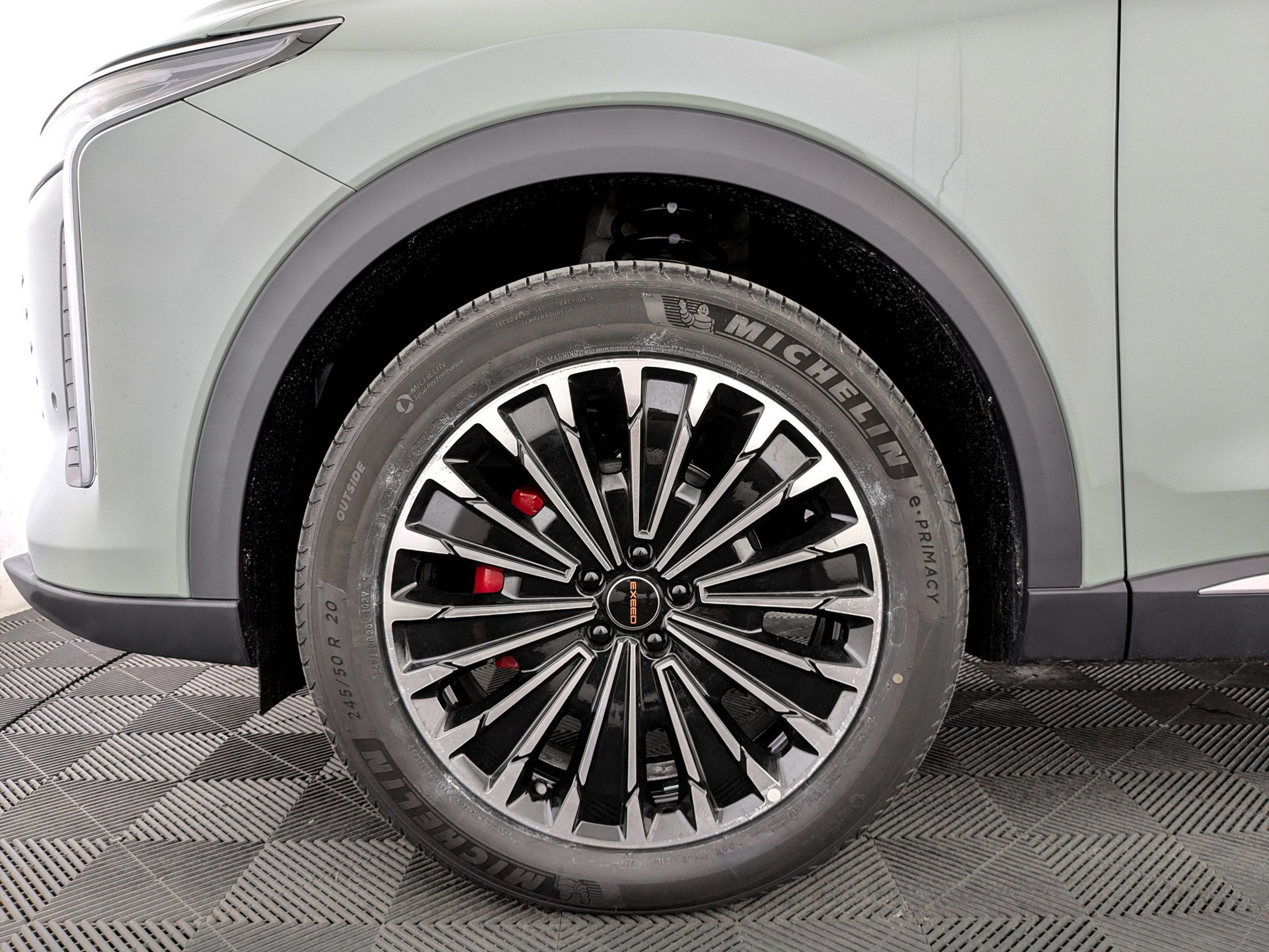Фото Exeed RX Flagship 2.0T/249 8AT 4WD