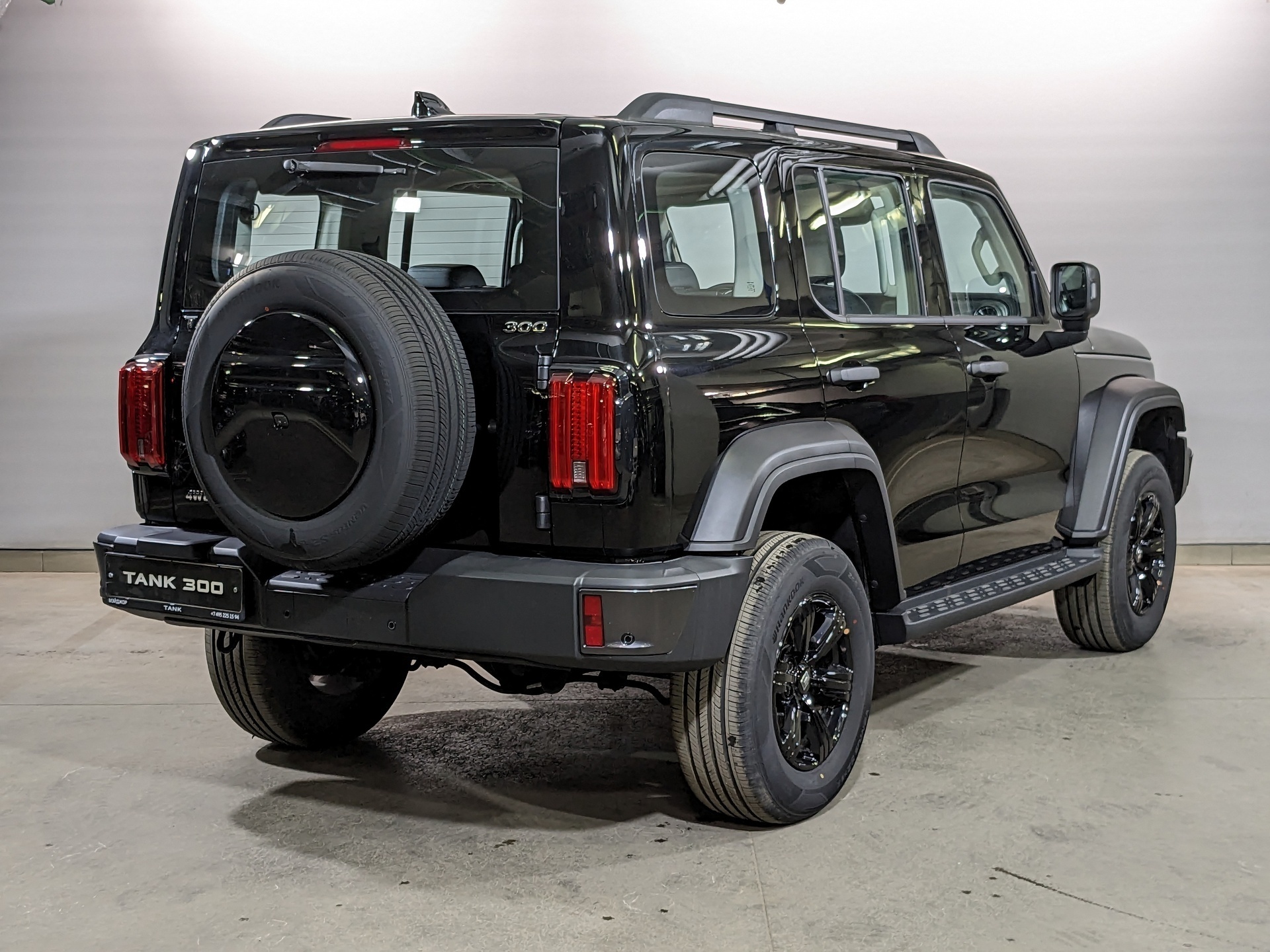 Фото Tank 300 Драйв (Adventure) 2.0T/218 8AT 4WD