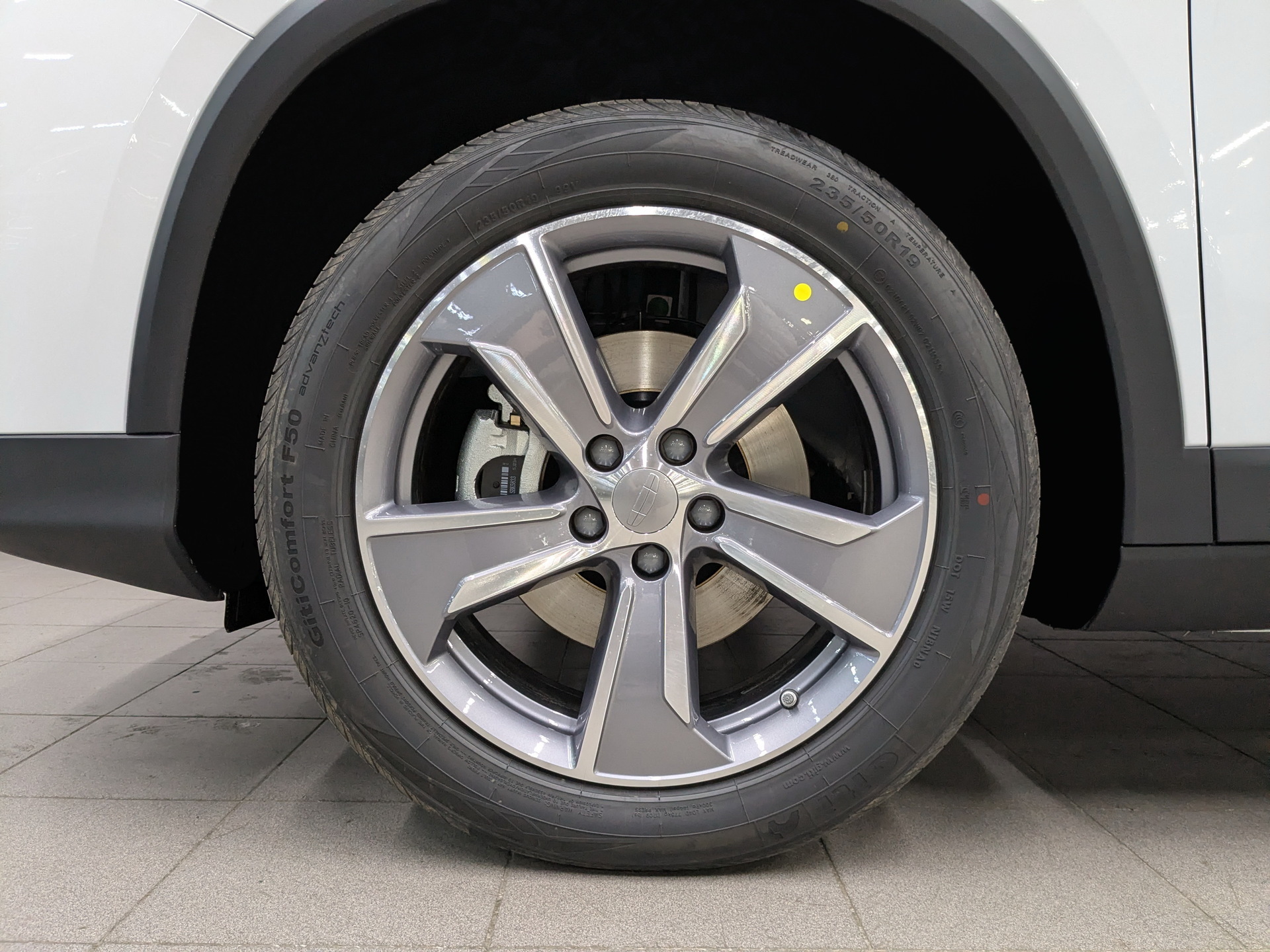 Фото Geely Okavango Flagship 2.0T/200 7RT 2WD