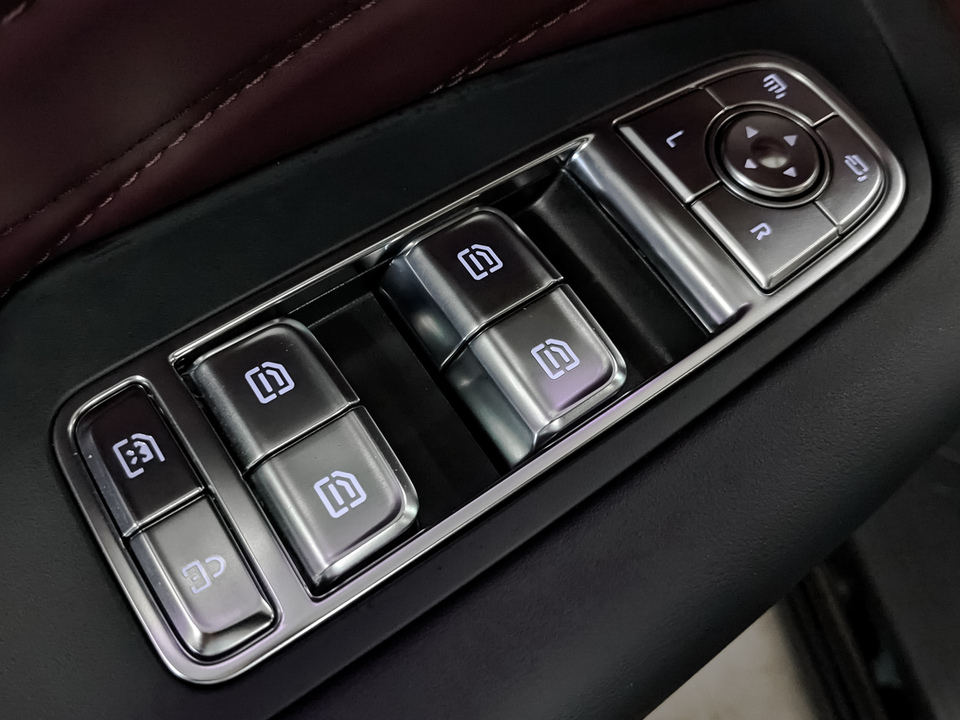Фото Hongqi HQ9 с пробегом 1 086 км