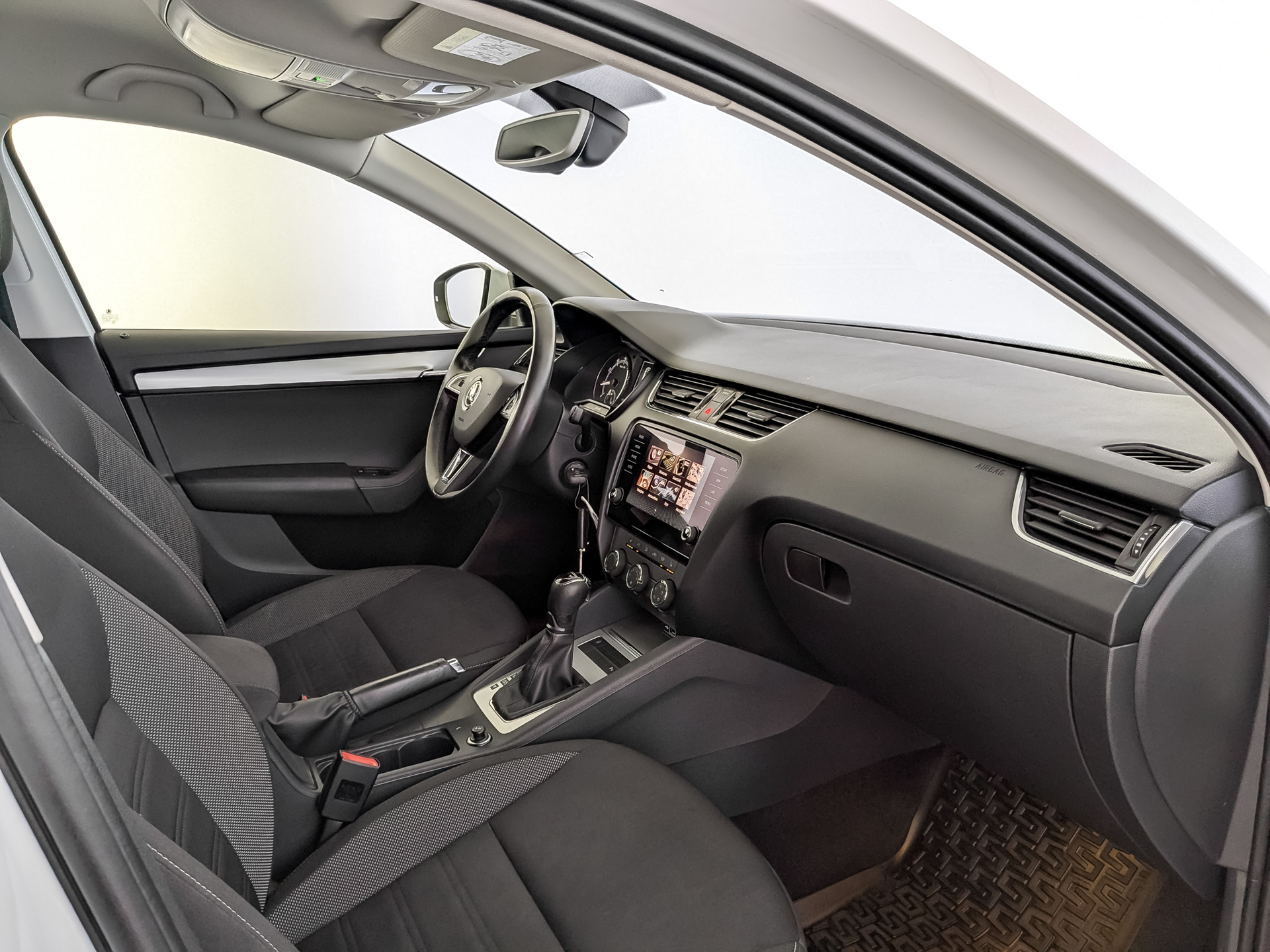 SKODA Octavia 1.60 (110 л.с), автомат, 2020, пробег 118 839 км