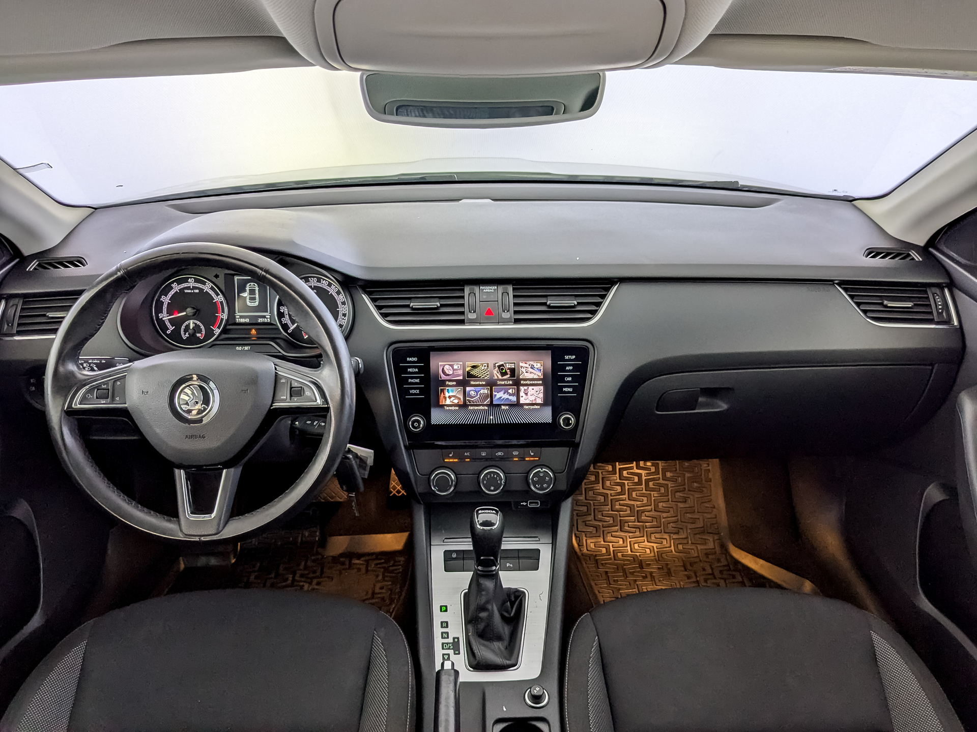 SKODA Octavia 1.60 (110 л.с), автомат, 2020, пробег 118 839 км