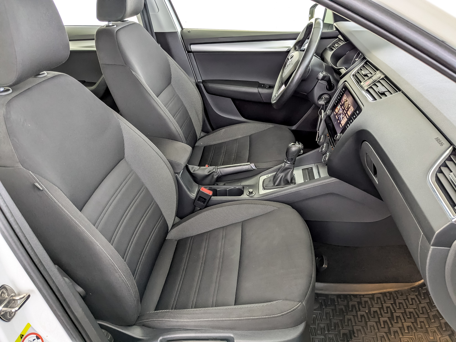 SKODA Octavia 1.60 (110 л.с), автомат, 2020, пробег 118 839 км