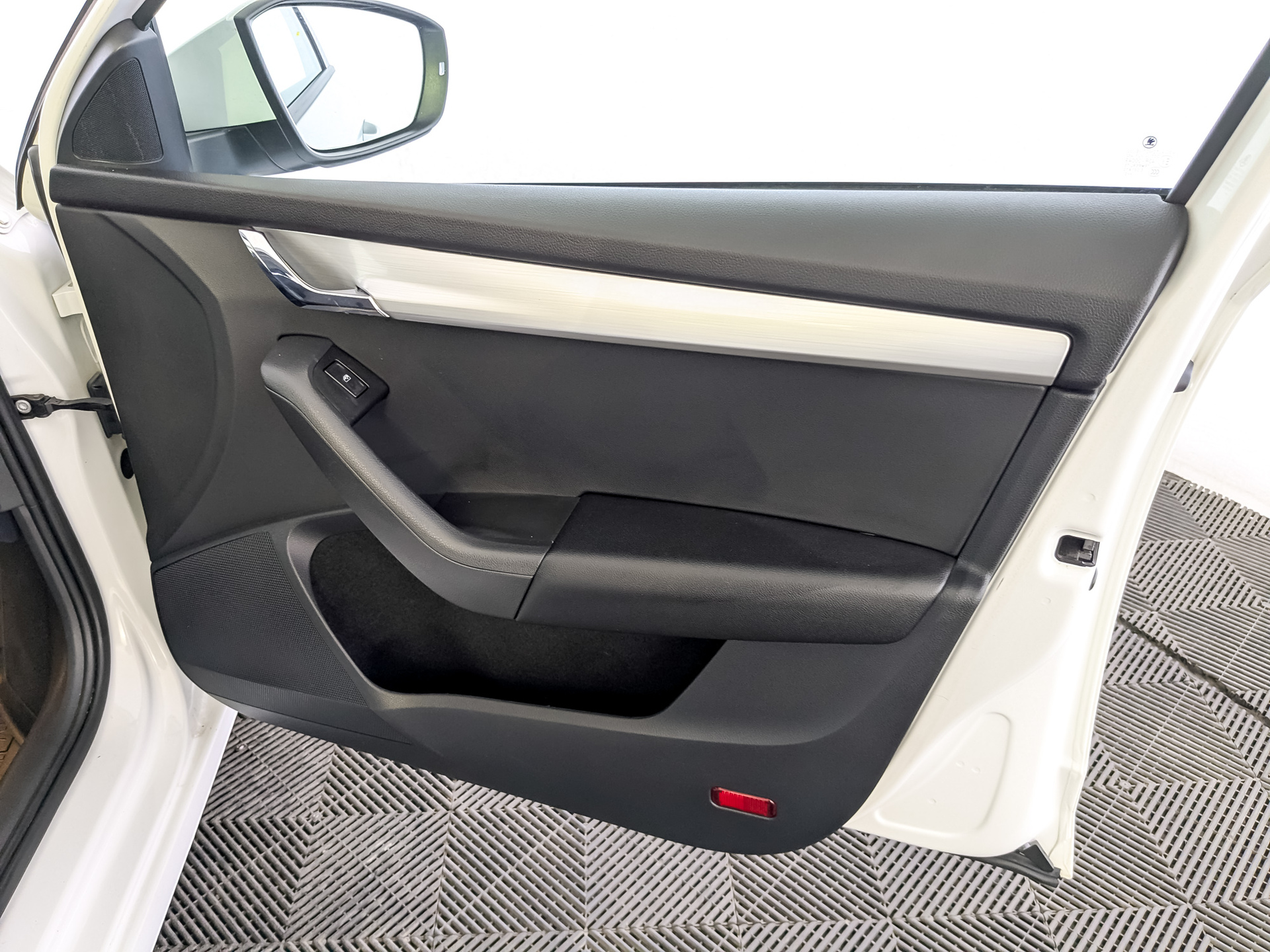 SKODA Octavia 1.60 (110 л.с), автомат, 2020, пробег 118 839 км