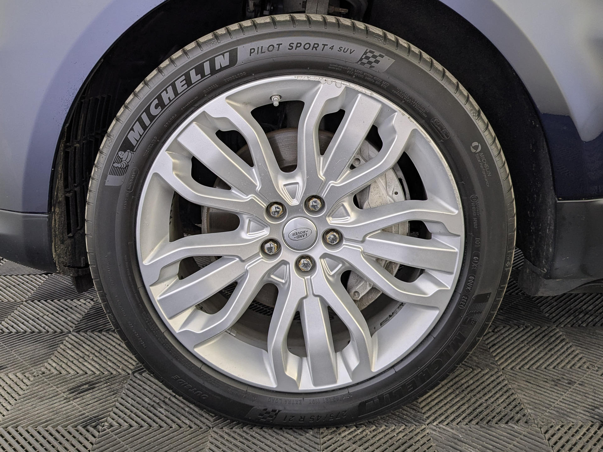 LAND ROVER Range Rover Sport 3.00 (249 л.с), автомат, 2020, пробег 135 976 км