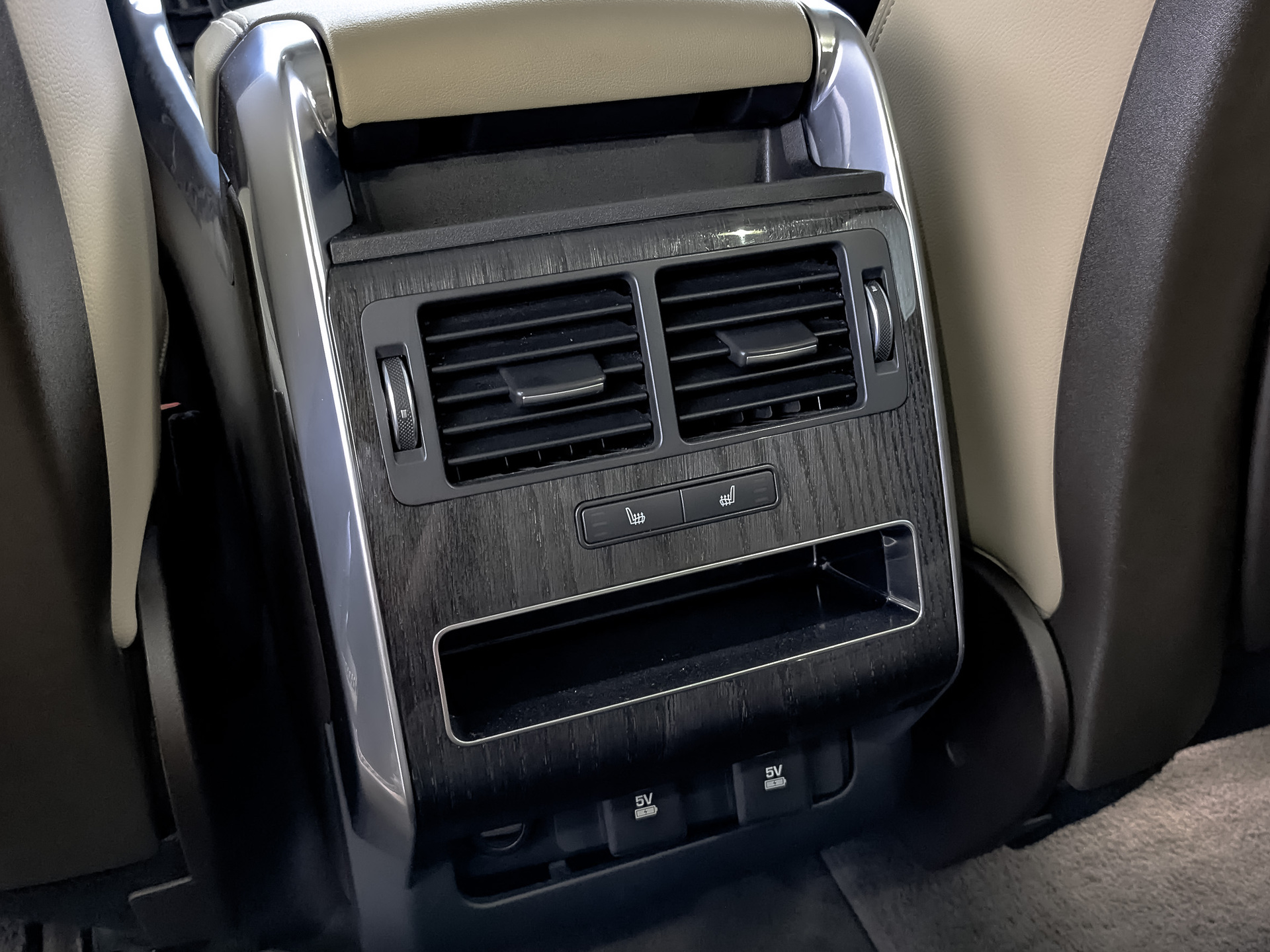 LAND ROVER Range Rover Sport 3.00 (249 л.с), автомат, 2020, пробег 135 976 км