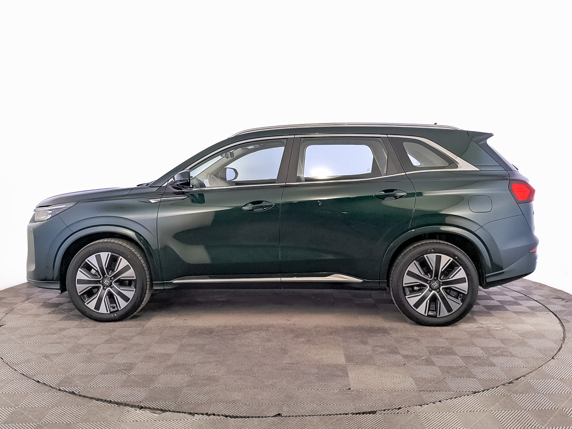 Фото Evolute i-SPACE 5 мест 1.5ELH/159 25кВт 4WD