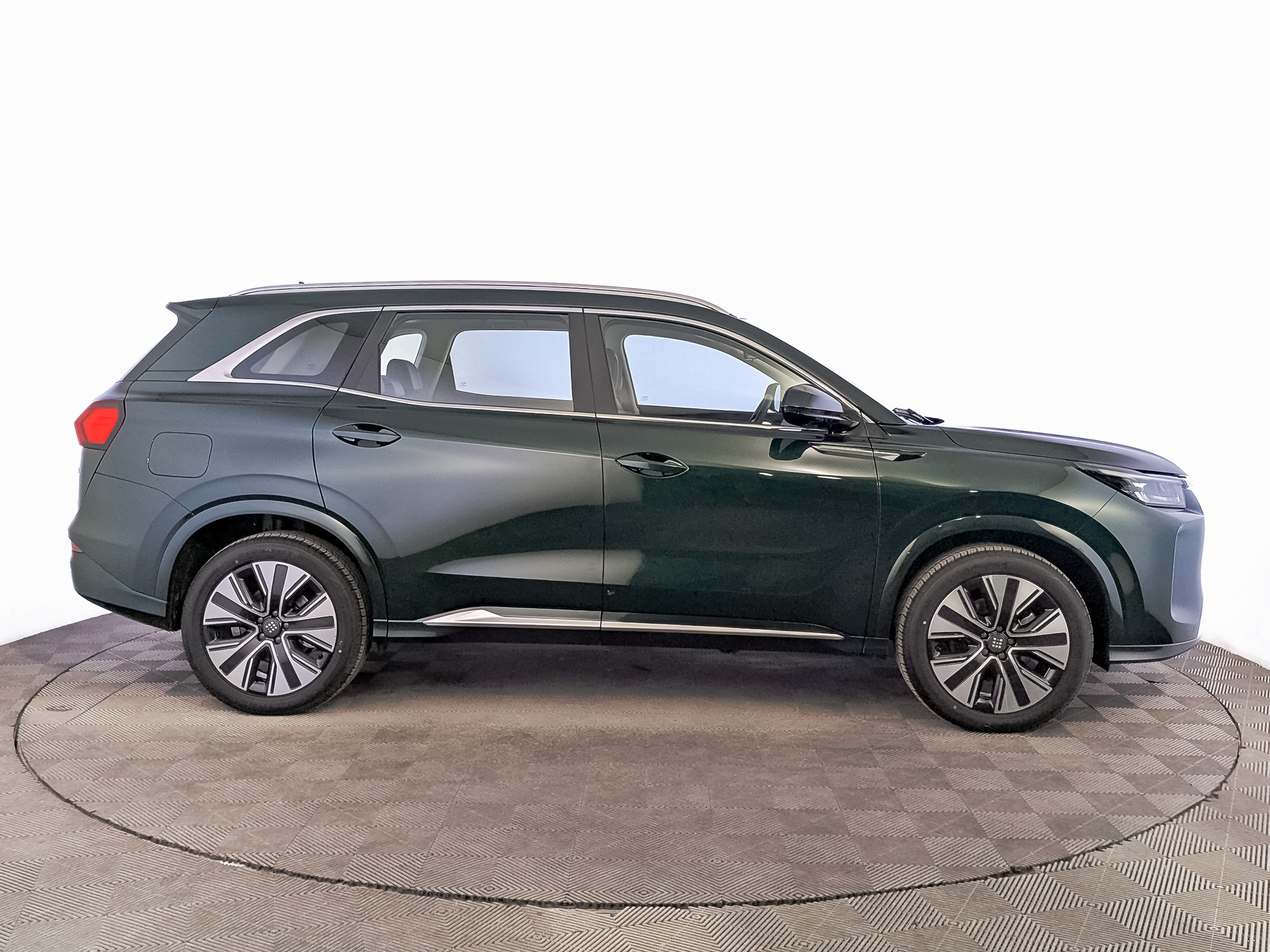 Фото Evolute i-SPACE 5 мест 1.5ELH/159 25кВт 4WD