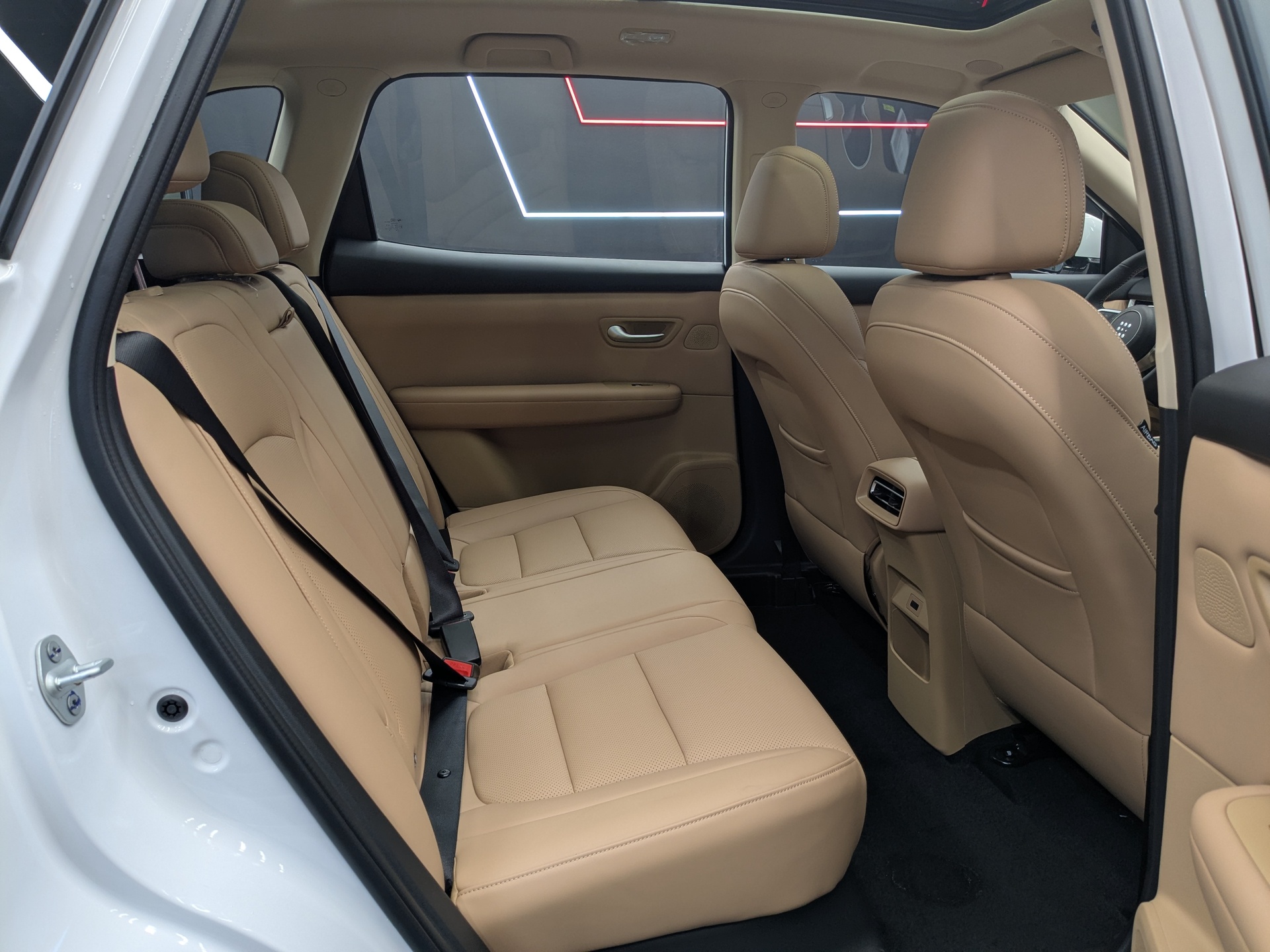 Фото Evolute i-SPACE 5 мест 1.5ELH/159 25кВт 4WD
