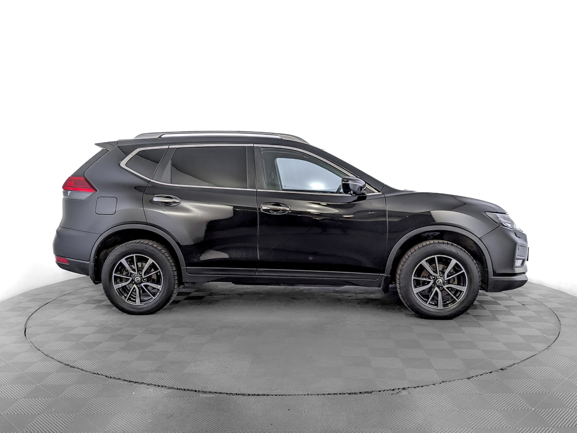 NISSAN X-Trail 2.50 (171 л.с), автомат, 2019, пробег 134 943 км