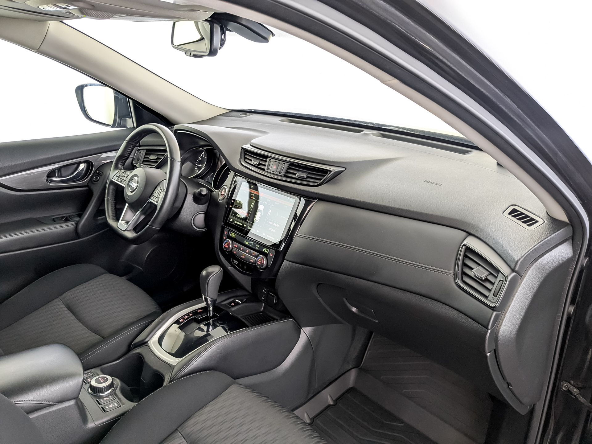 NISSAN X-Trail 2.50 (171 л.с), автомат, 2019, пробег 134 943 км
