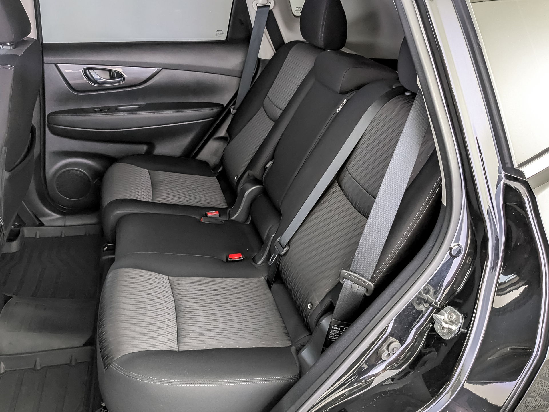 NISSAN X-Trail 2.50 (171 л.с), автомат, 2019, пробег 134 943 км