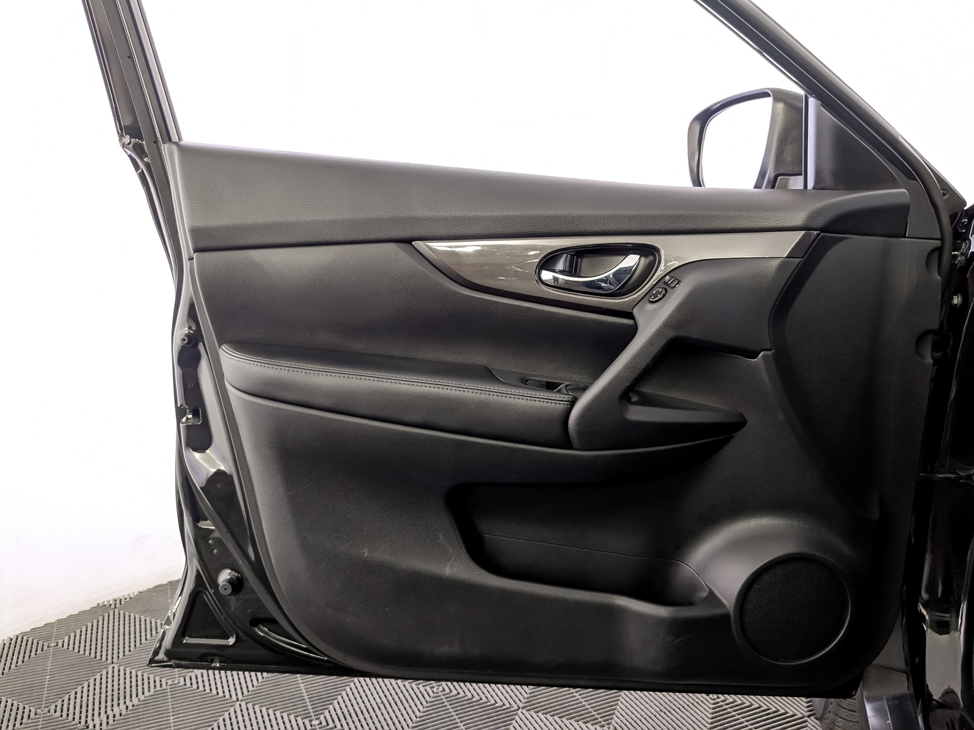 NISSAN X-Trail 2.50 (171 л.с), автомат, 2019, пробег 134 943 км