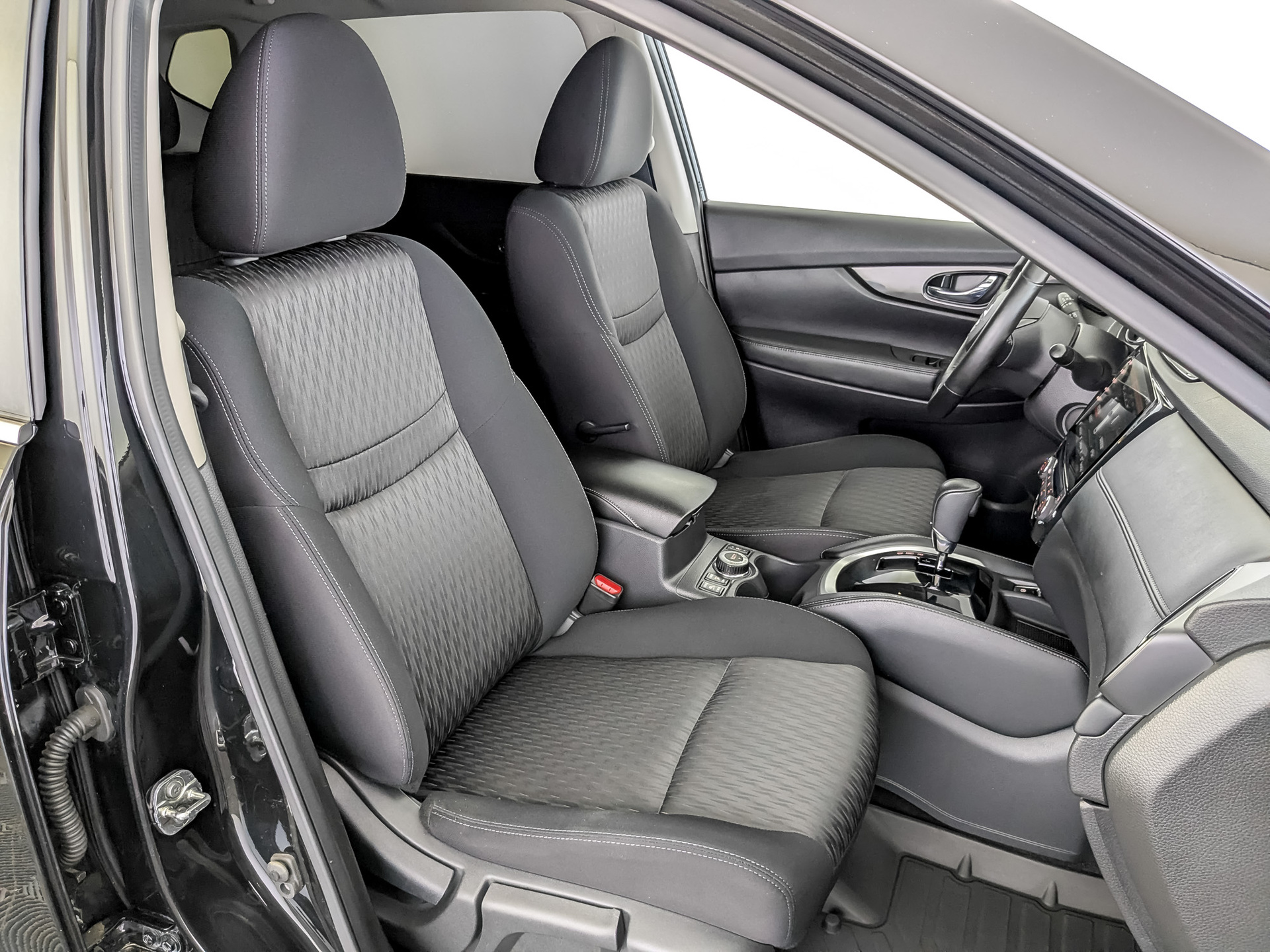 NISSAN X-Trail 2.50 (171 л.с), автомат, 2019, пробег 134 943 км