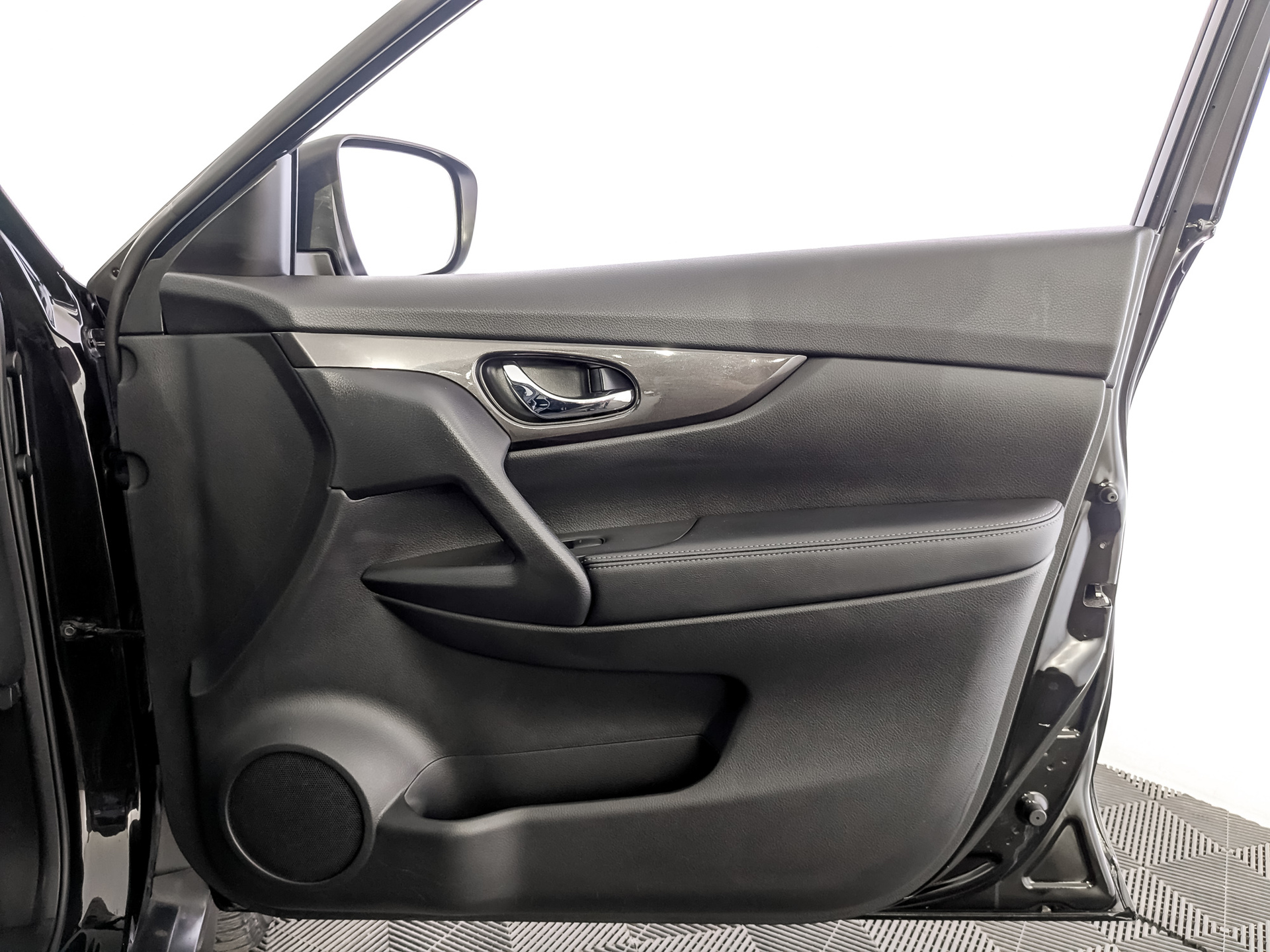 NISSAN X-Trail 2.50 (171 л.с), автомат, 2019, пробег 134 943 км