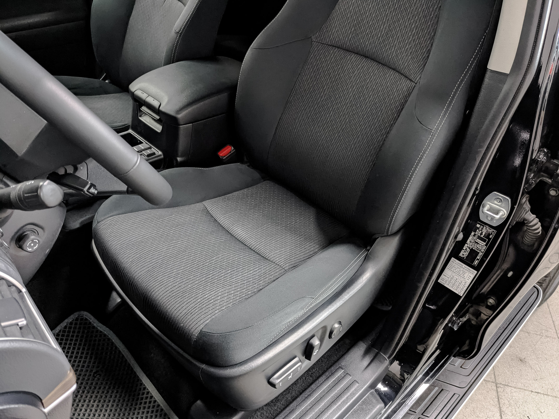 TOYOTA Land Cruiser Prado 4.00 (249 л.с), автомат, 2021, пробег 108 602 км