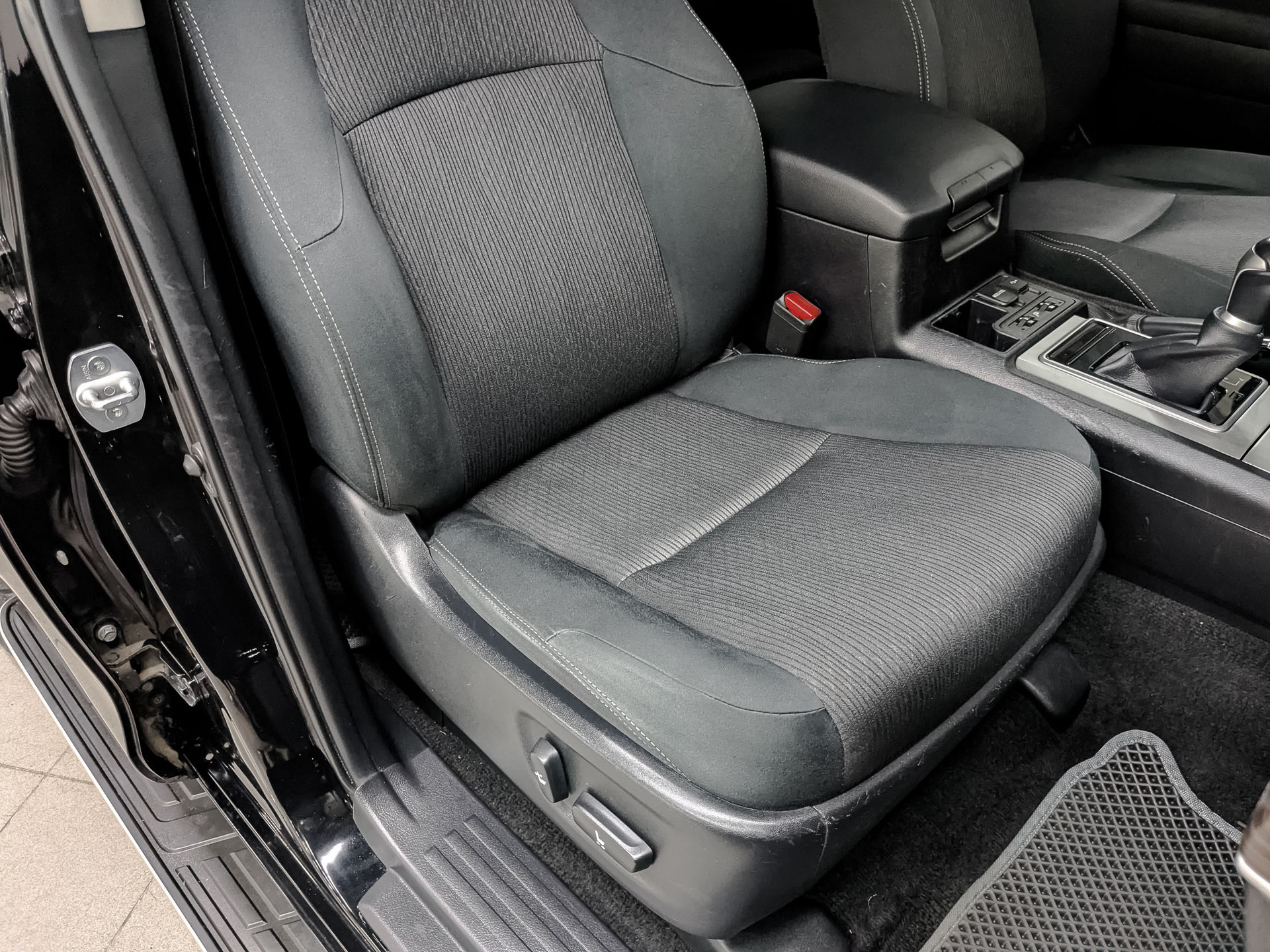 TOYOTA Land Cruiser Prado 4.00 (249 л.с), автомат, 2021, пробег 108 602 км