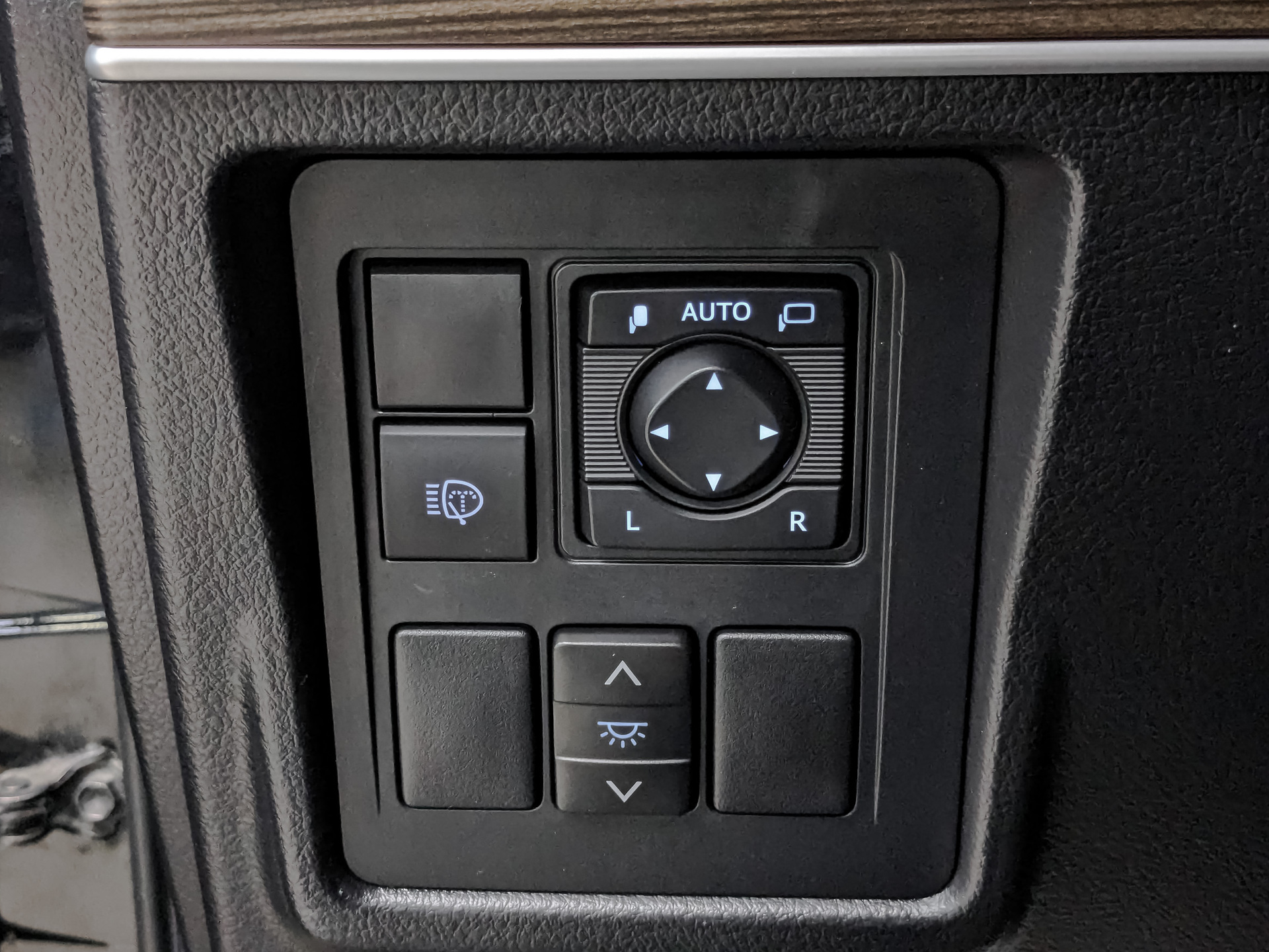 TOYOTA Land Cruiser Prado 4.00 (249 л.с), автомат, 2021, пробег 108 602 км