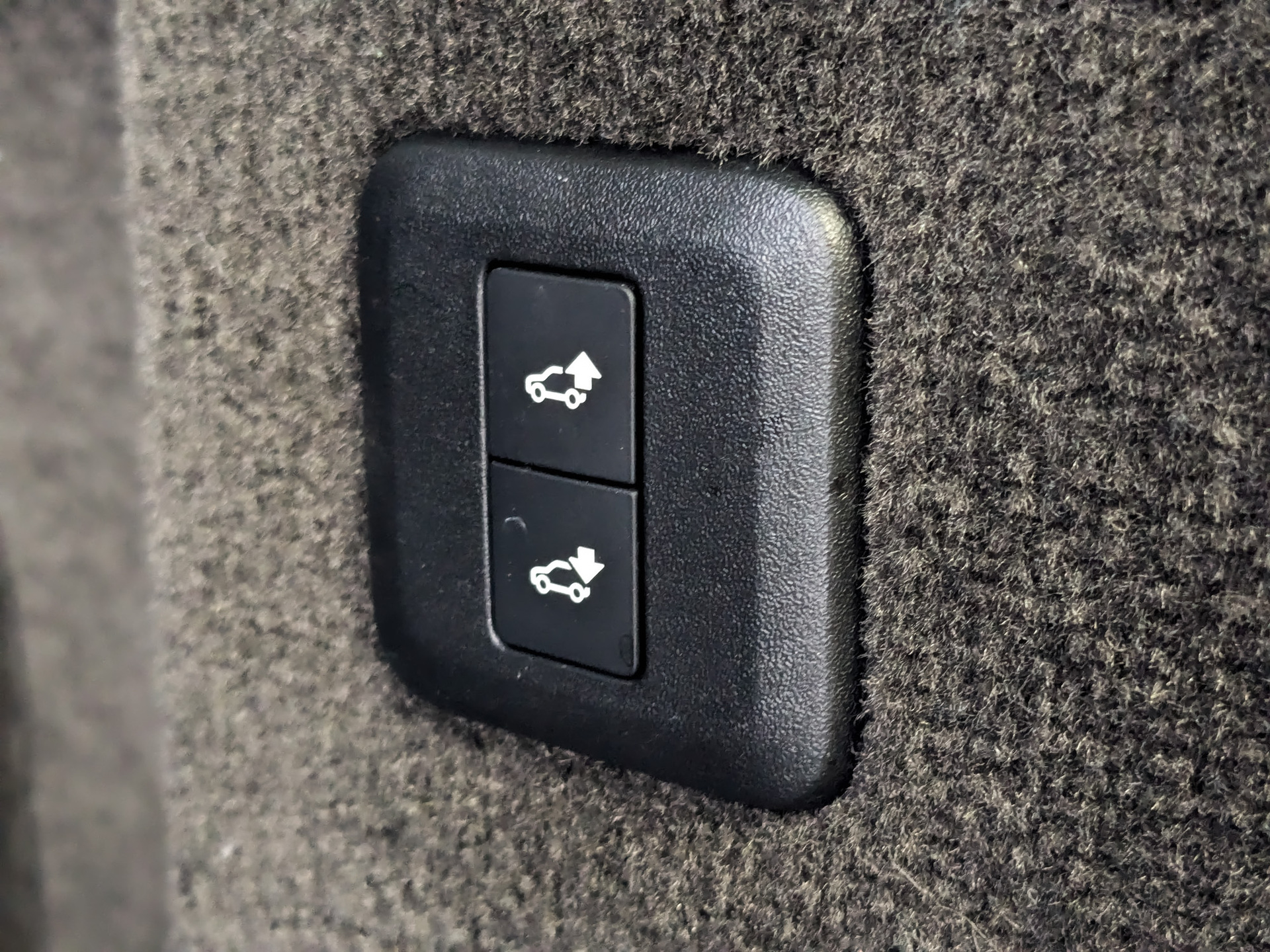 LAND ROVER Range Rover Sport 3.00 (248 л.с), автомат, 2019, пробег 149 913 км